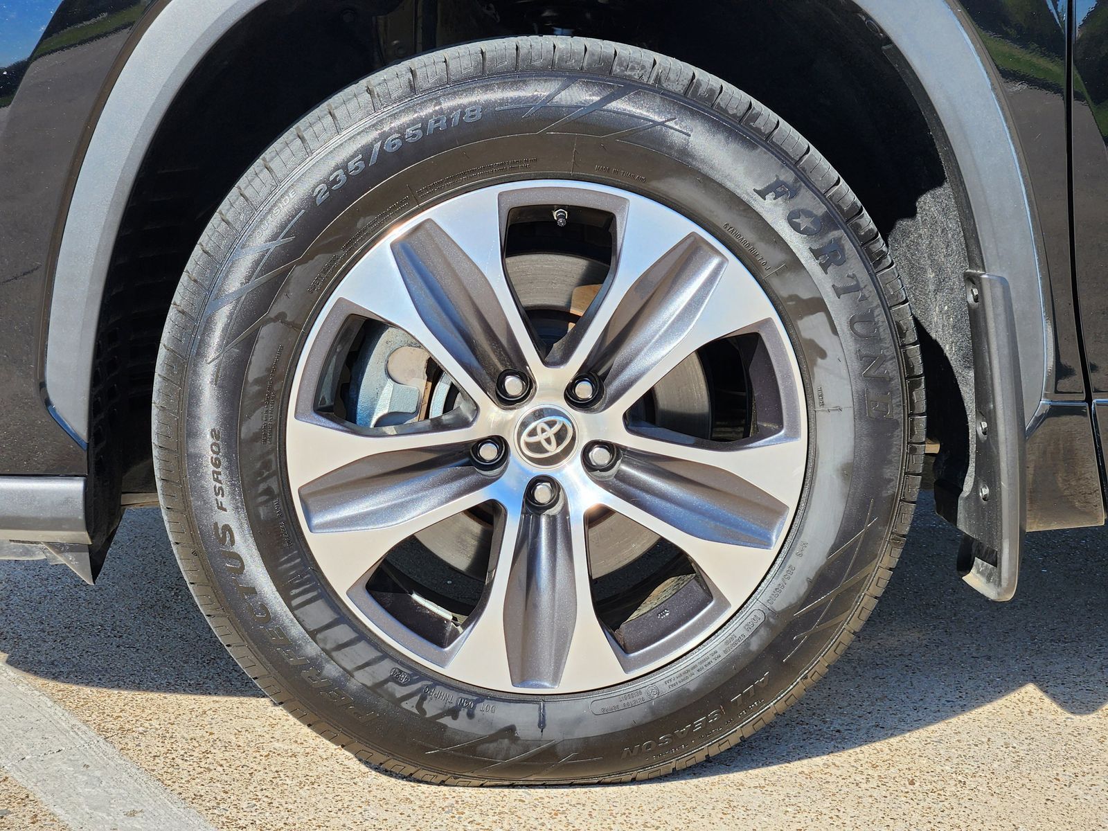 Used 2021 Midnight Black Toyota XLE image 20