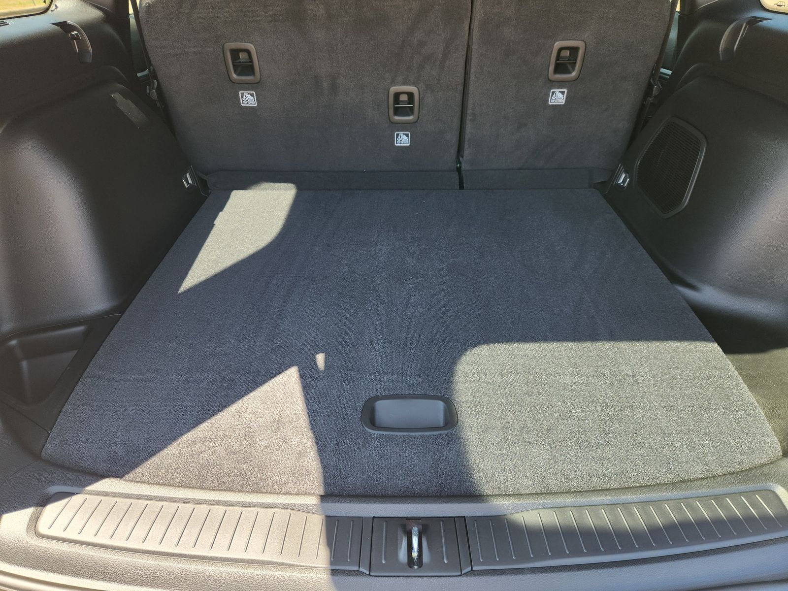 New 2027 Sting-Gray Jeep Limited Reserve image 41