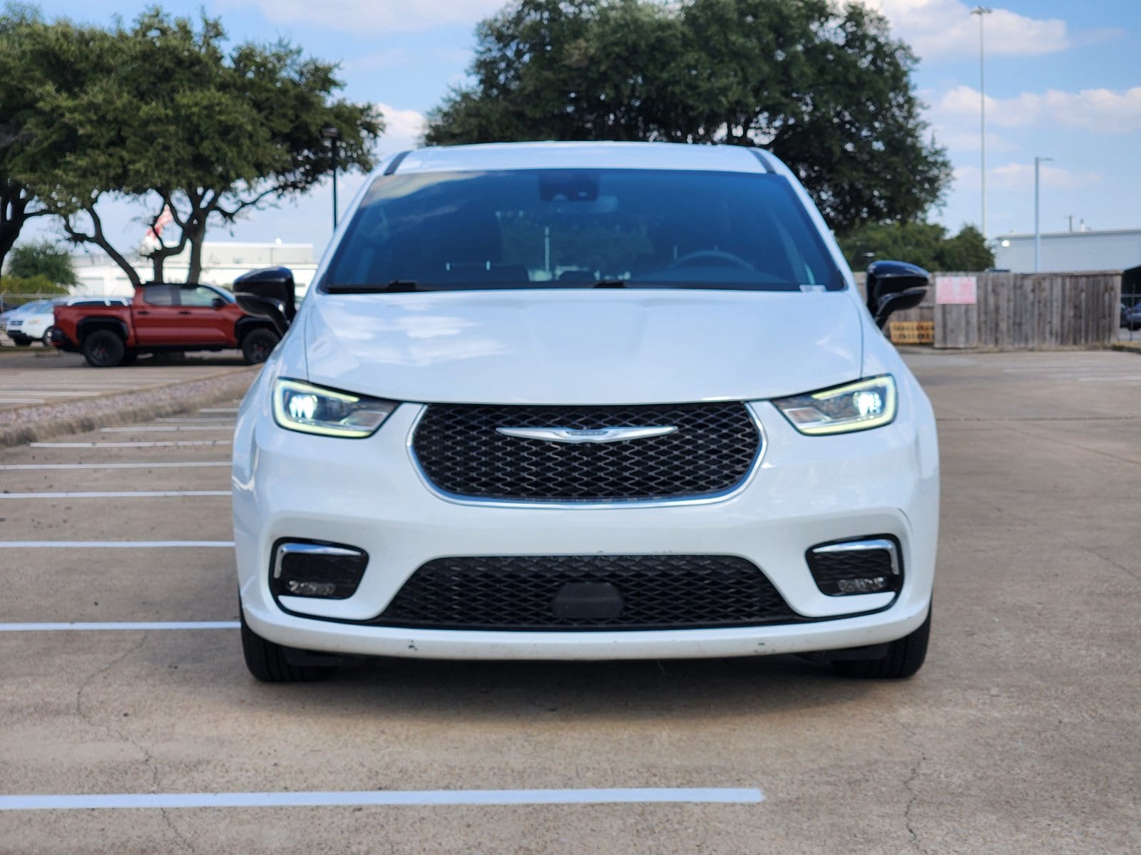 Used 2026 Bright White Chrysler Select image 7
