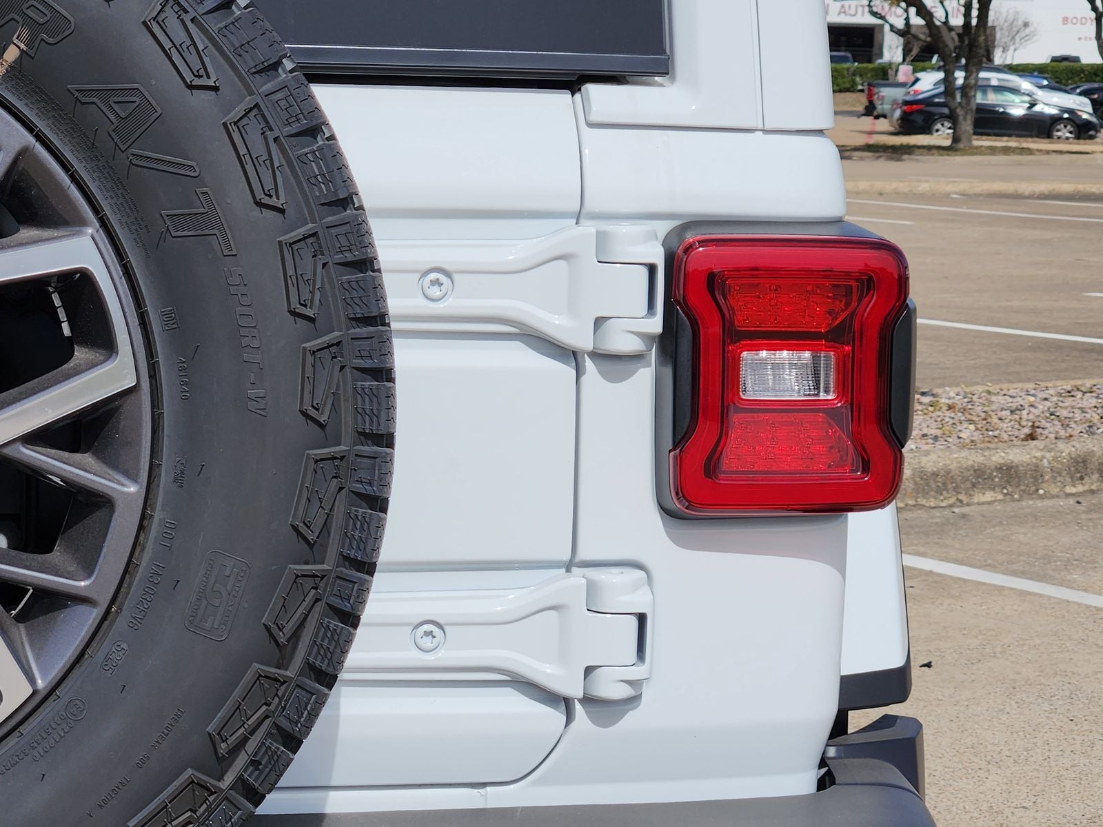 New 2026 Bright White Jeep 4-DOOR SAHARA image 16