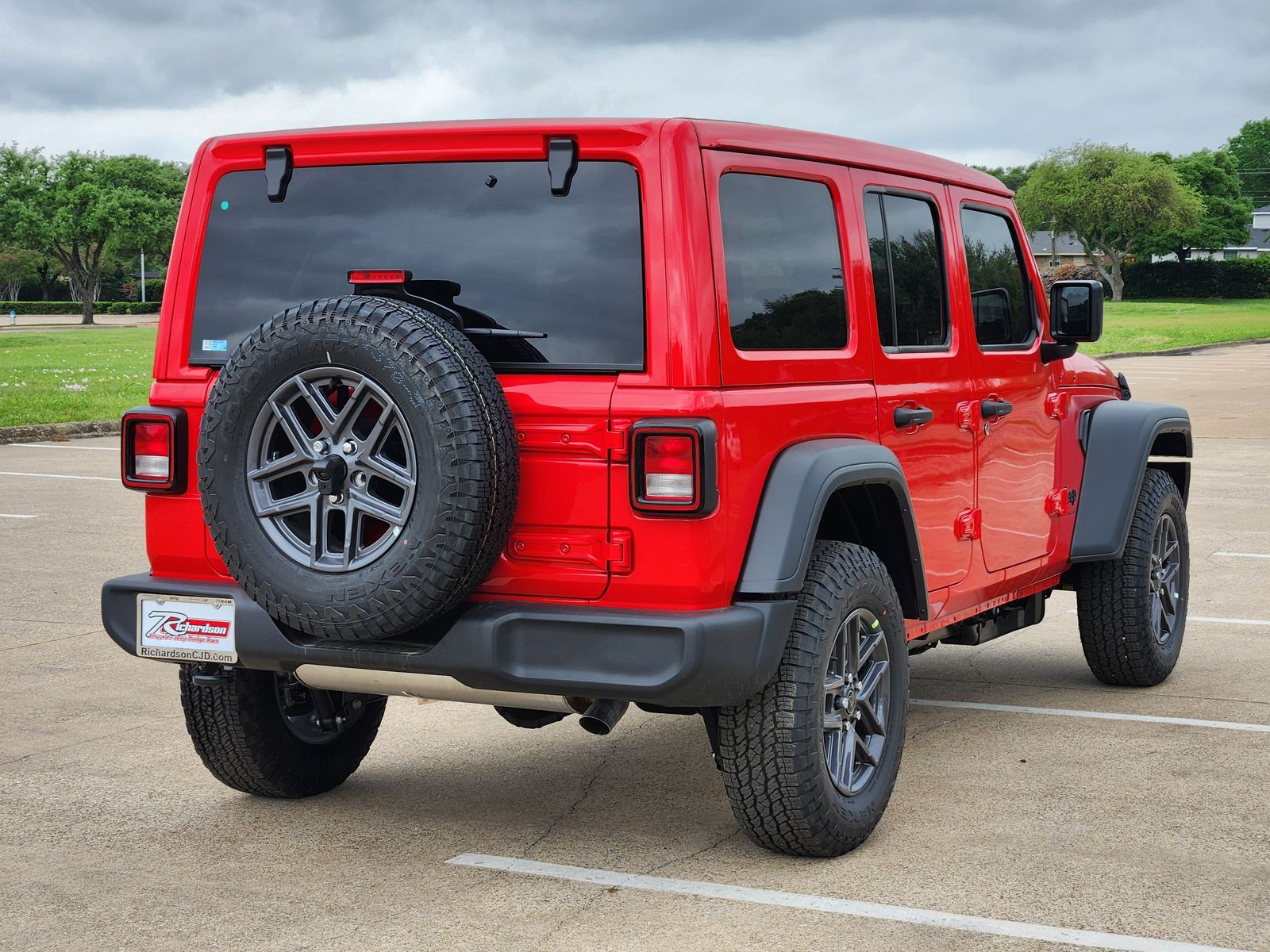 View vehicle photo 6