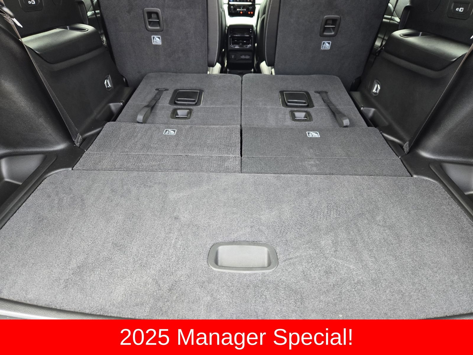 New 2025 Baltic Gray Jeep L LIMITED 4X4 image 43