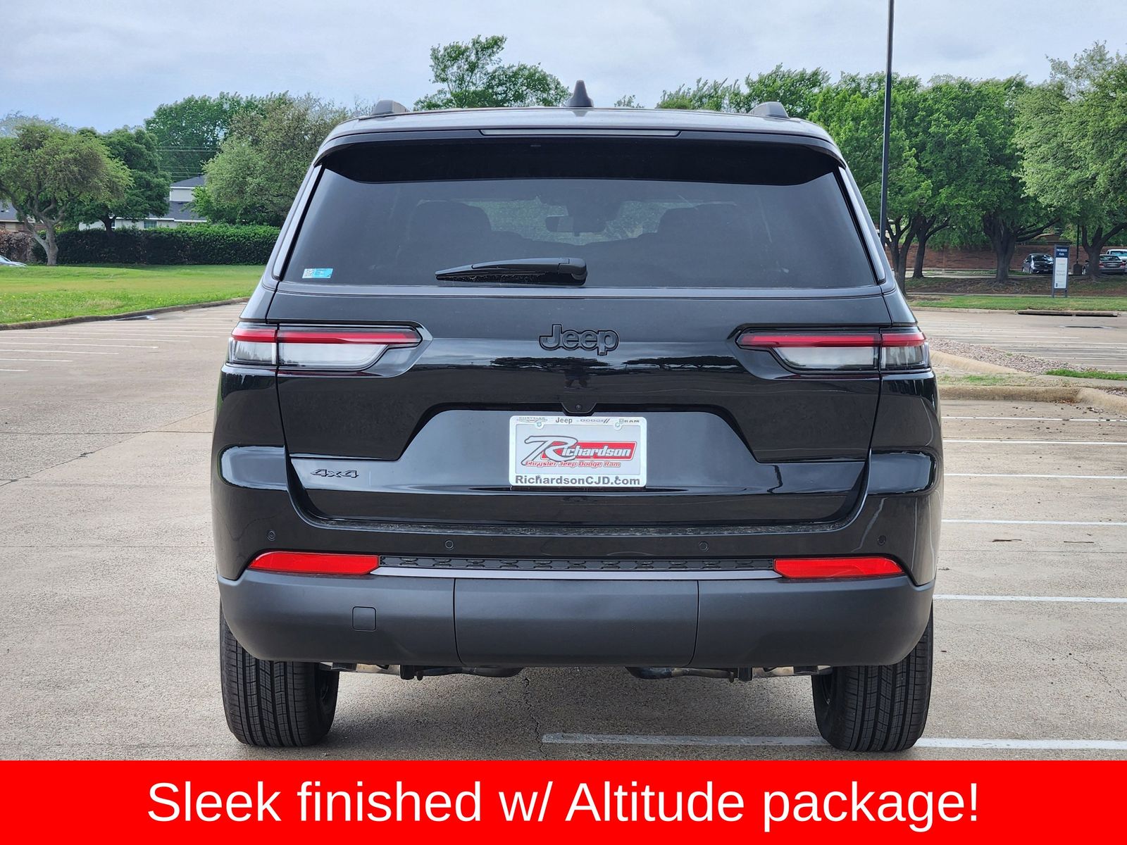 New 2026 Diamond Black Crystal Pearlcoat Jeep L LAREDO ALTITUDE 4X4 image 5