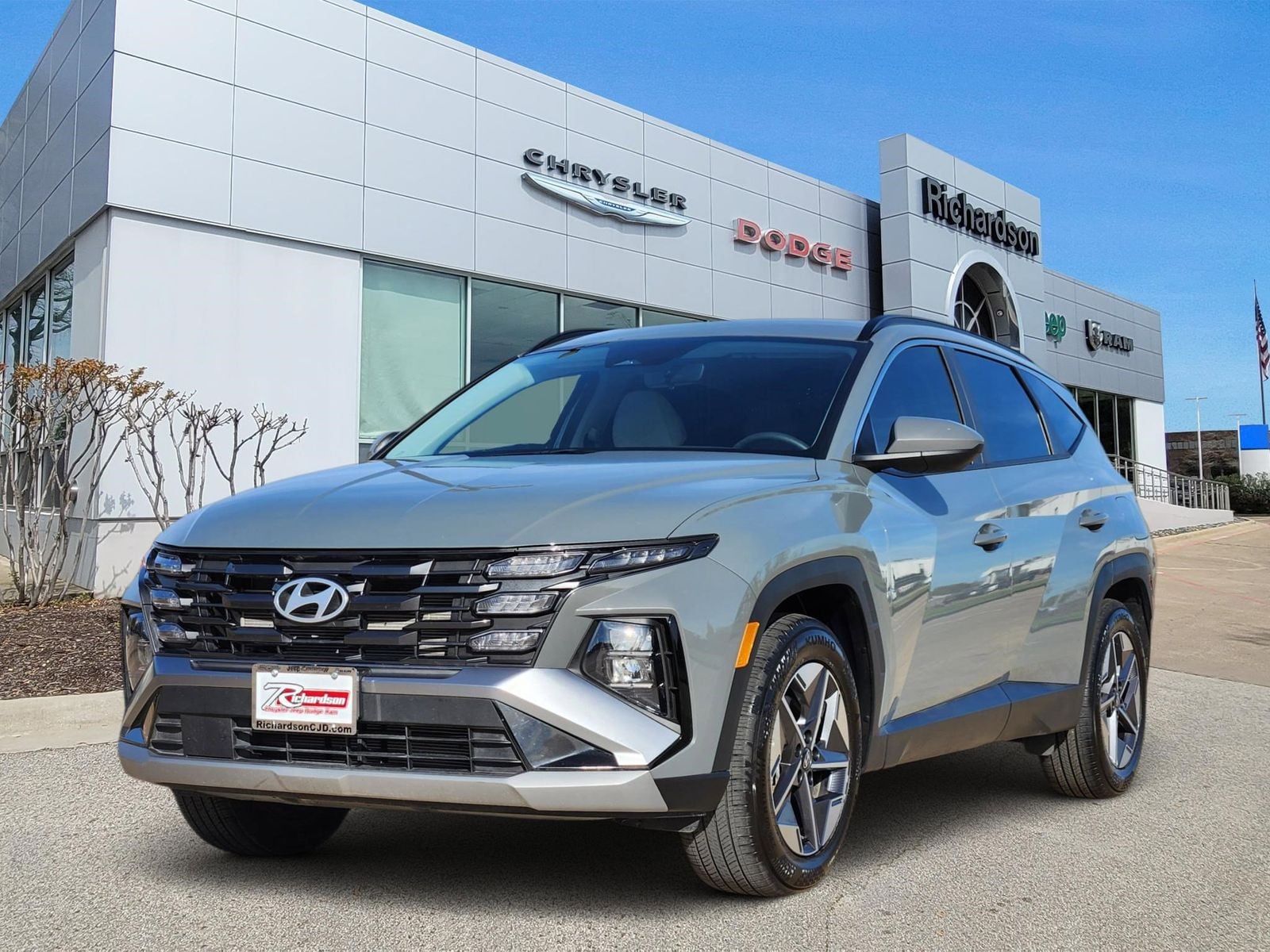 Used 2026 Hampton Gray Hyundai SEL image 2