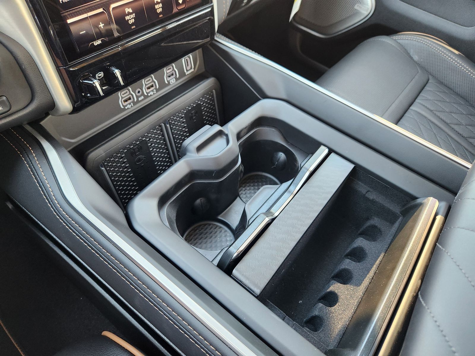 New 2026 Ivory White Tri-Coat Pearlcoat Ram TUNGSTEN CREW CAB 4X4 image 30