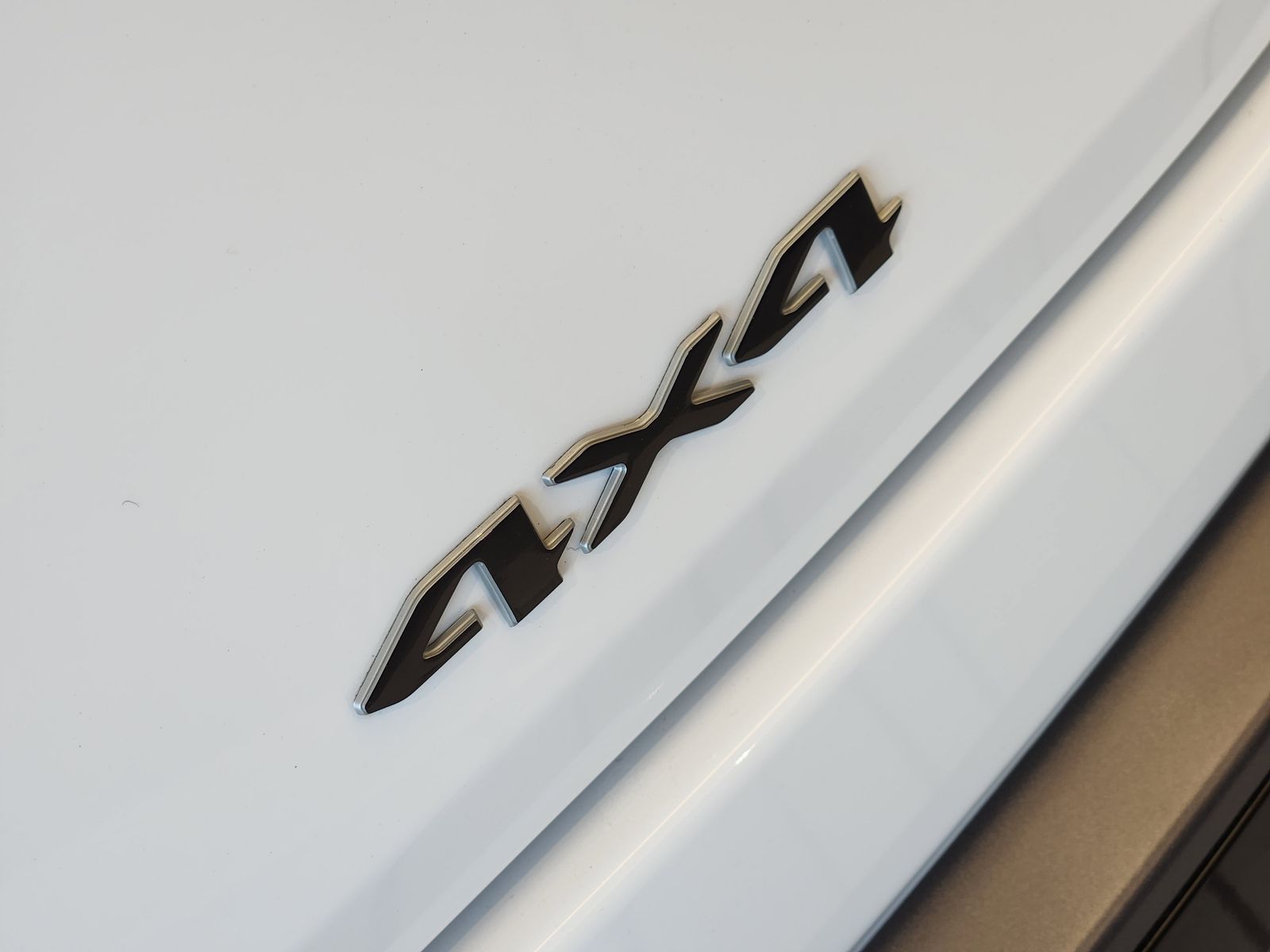 New 2026 Bright White Jeep LIMITED RESERVE 4X4 image 17