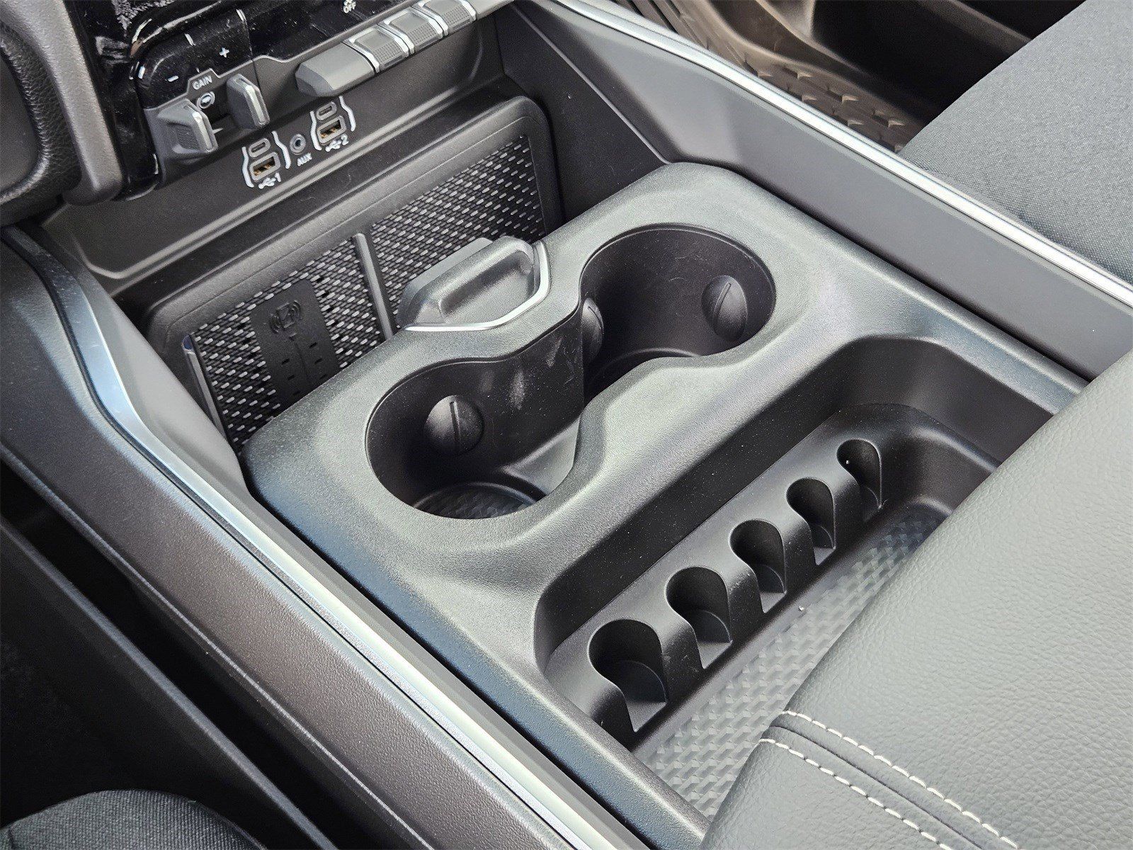 New 2026 Diamond Black Crystal Pearlcoat Ram LONE STAR CREW CAB 4X4 5