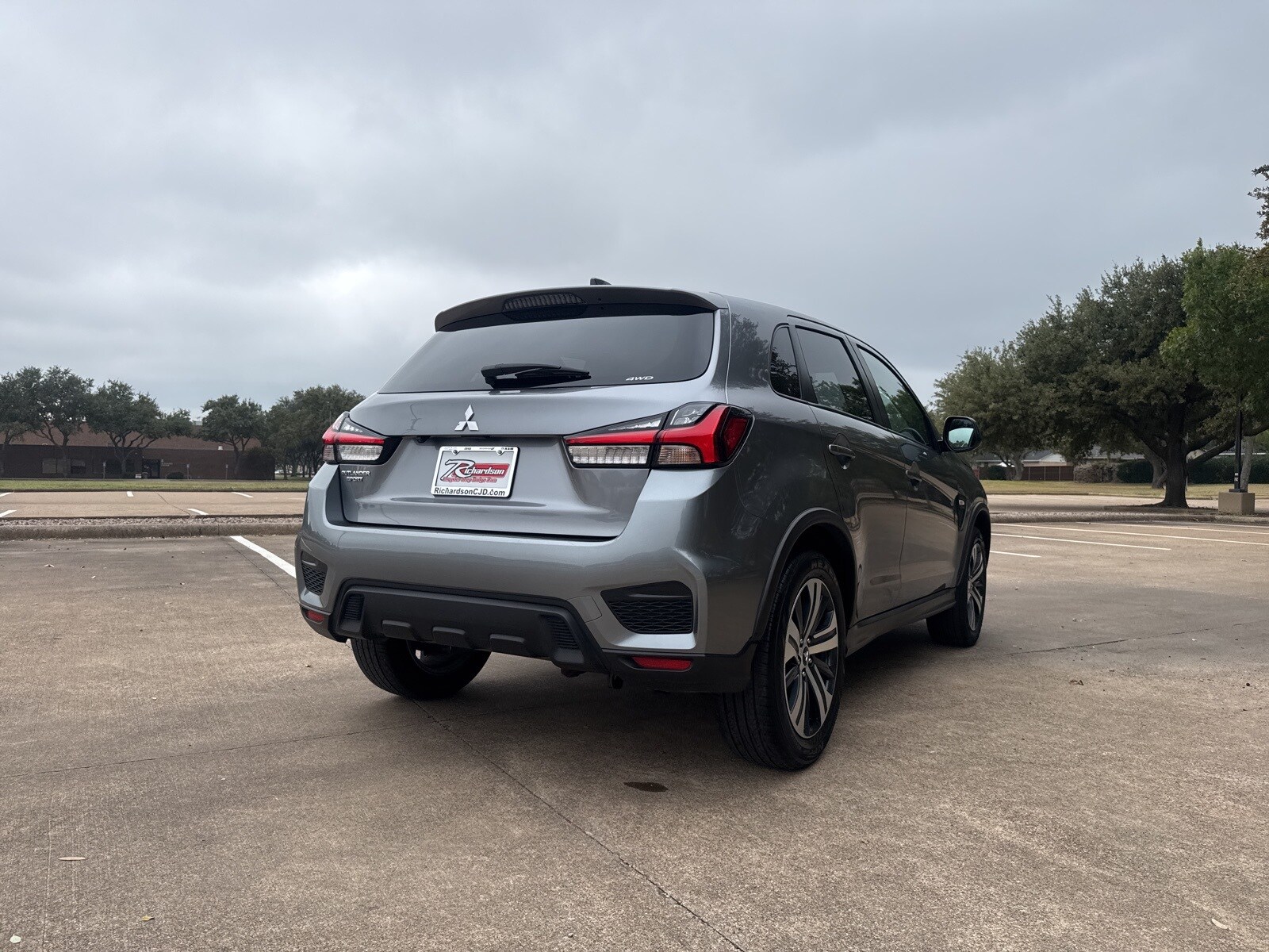 2024 Mitsubishi Outlander Sport ES LE SE photo 4