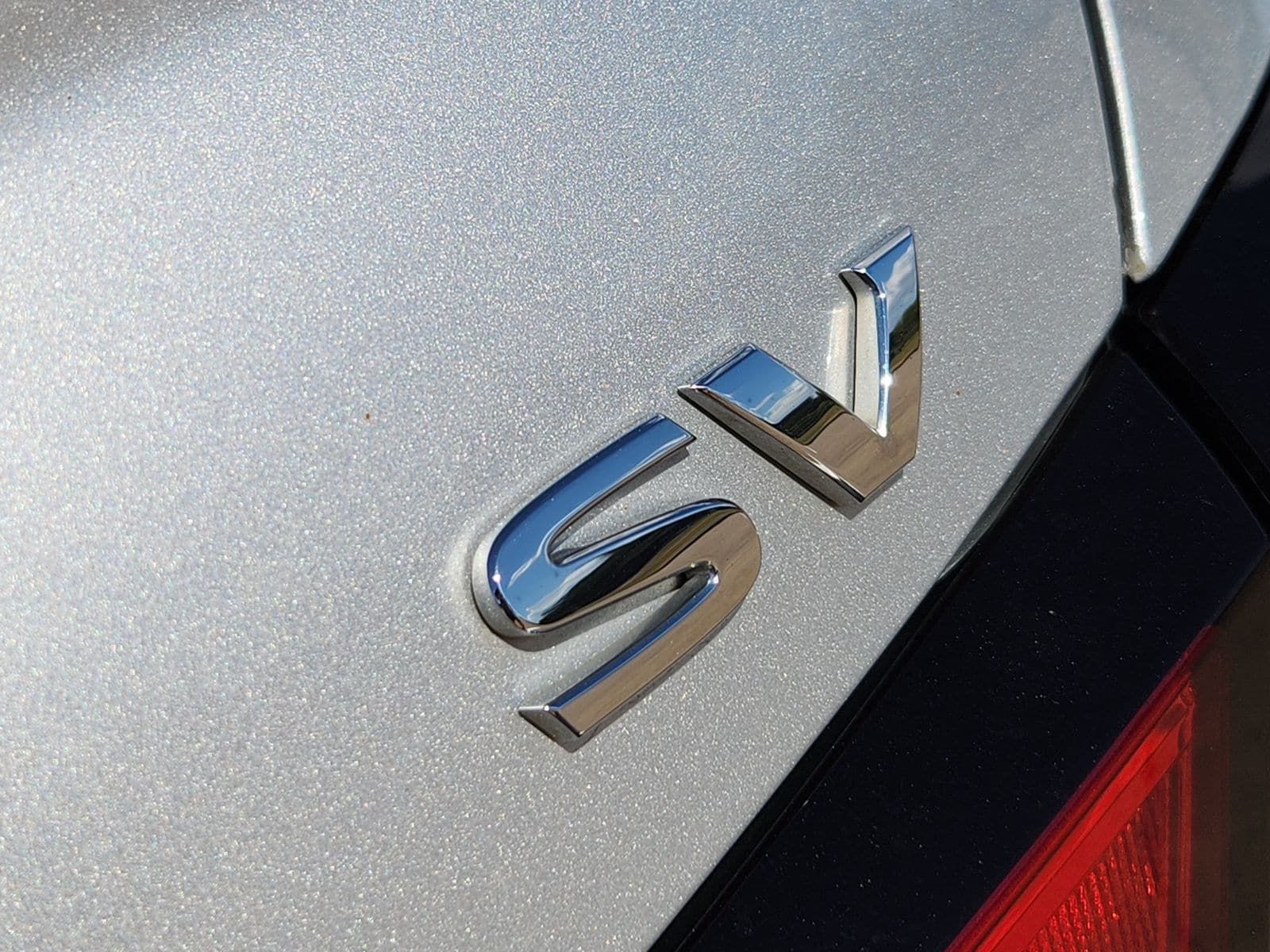 Used 2022 Brilliant Silver Nissan 2.5 SV image 18