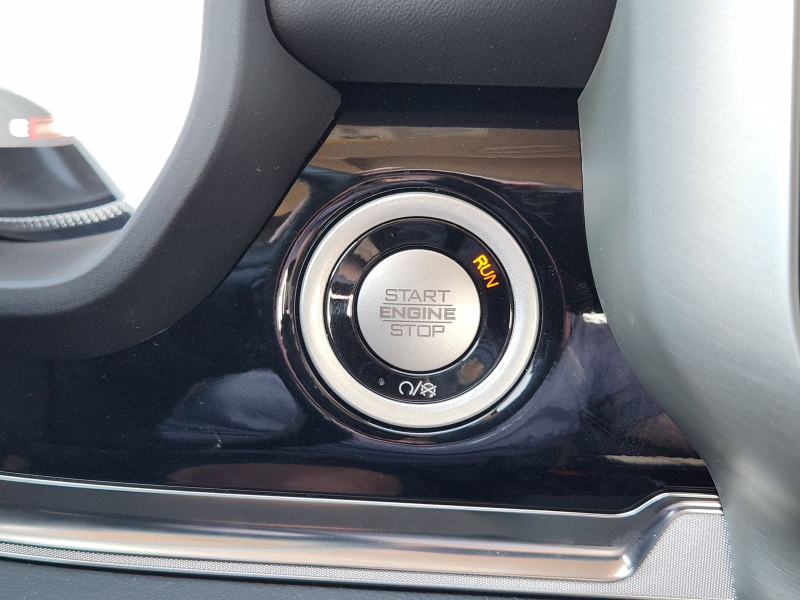 New 2026 Ivory White Tri-Coat Pearlcoat Ram TUNGSTEN CREW CAB 4X4 image 33