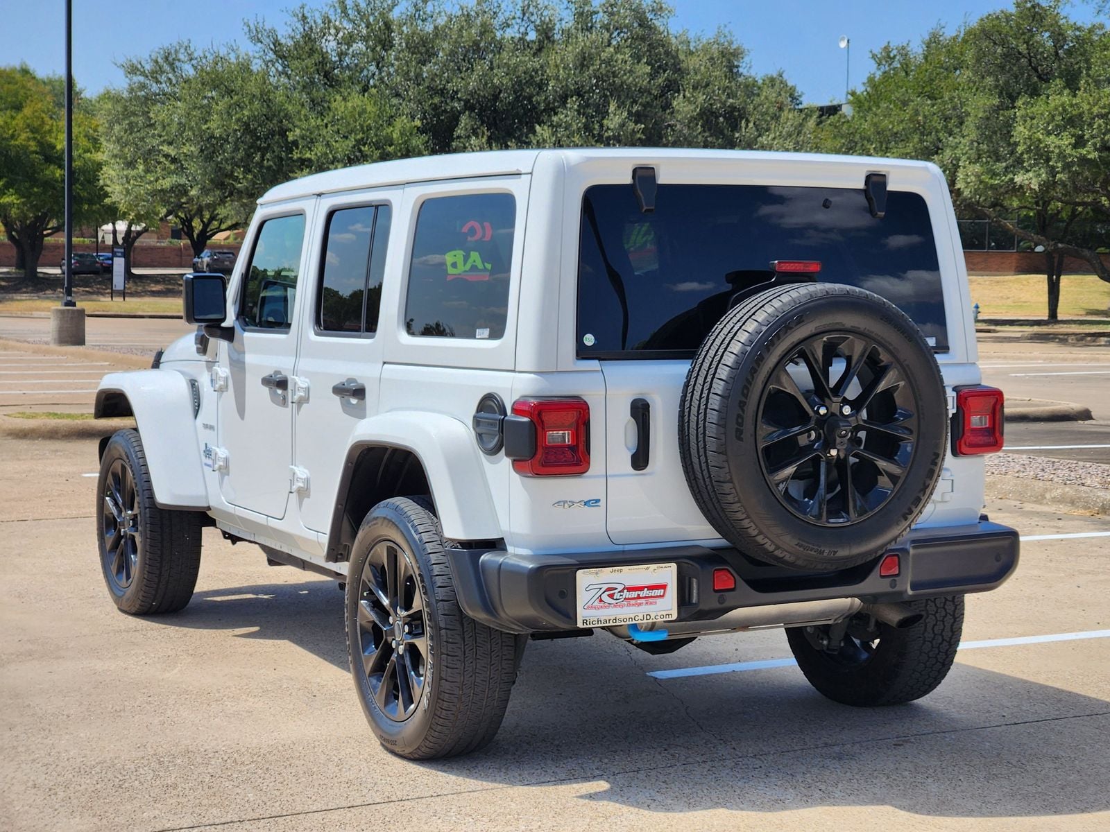 Used 2024 Bright White Clearcoat Jeep Sahara image 4