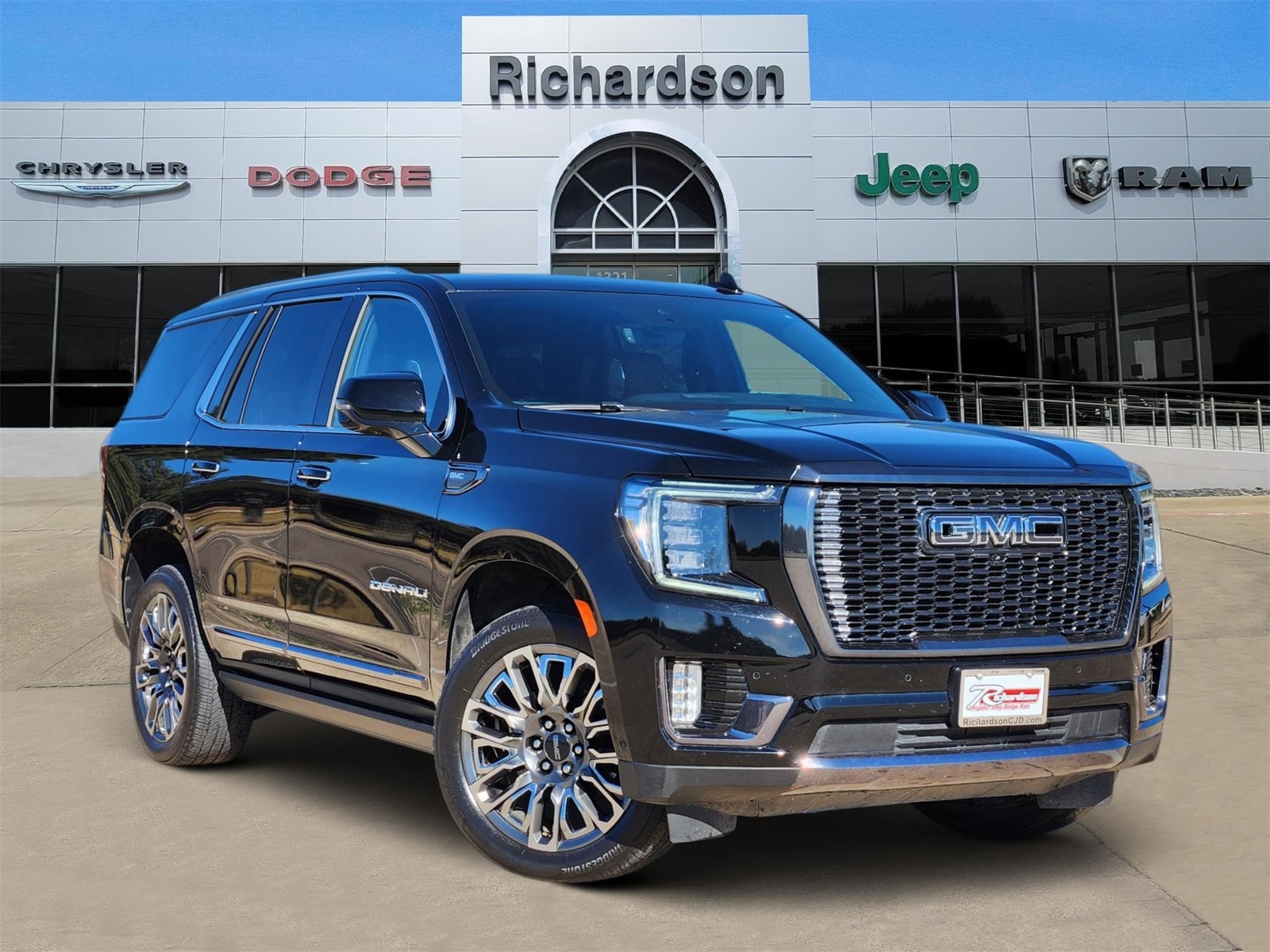 2024 GMC Yukon Denali Ultimate's photo