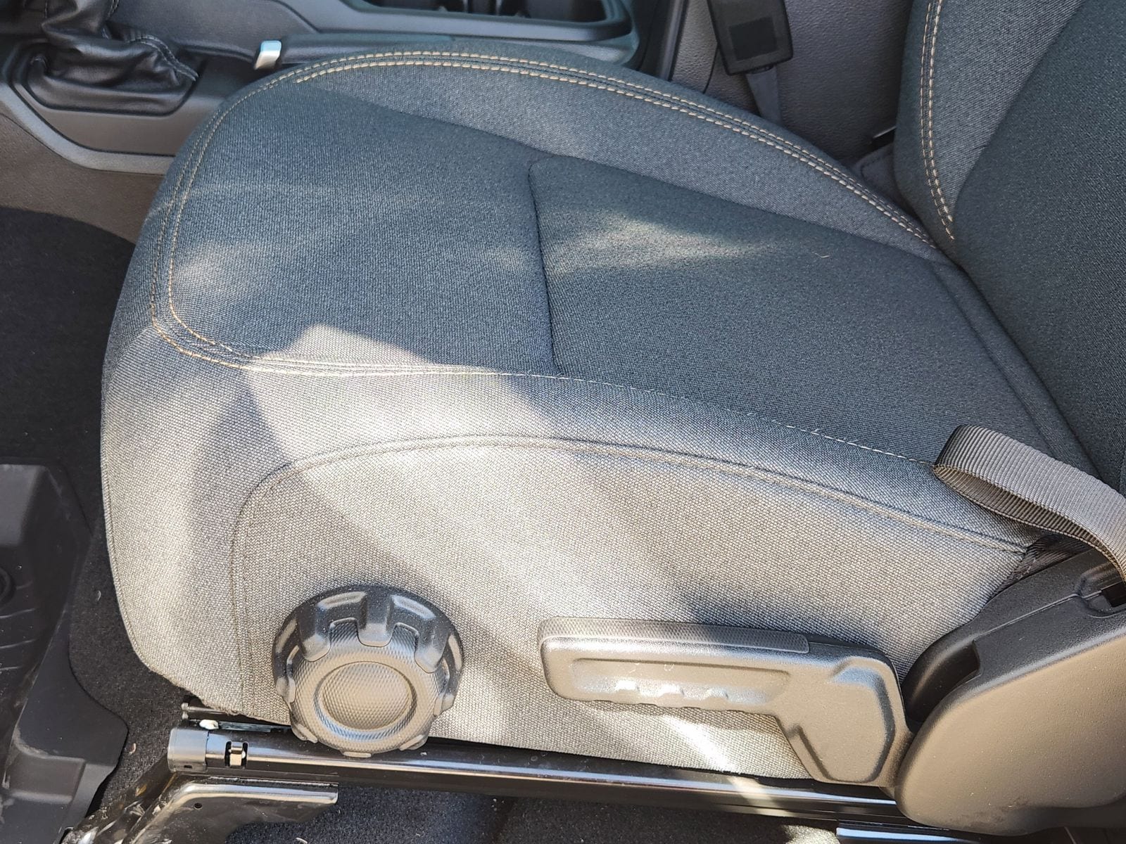 New 2026 Granite Crystal Jeep 2-DOOR SPORT image 32