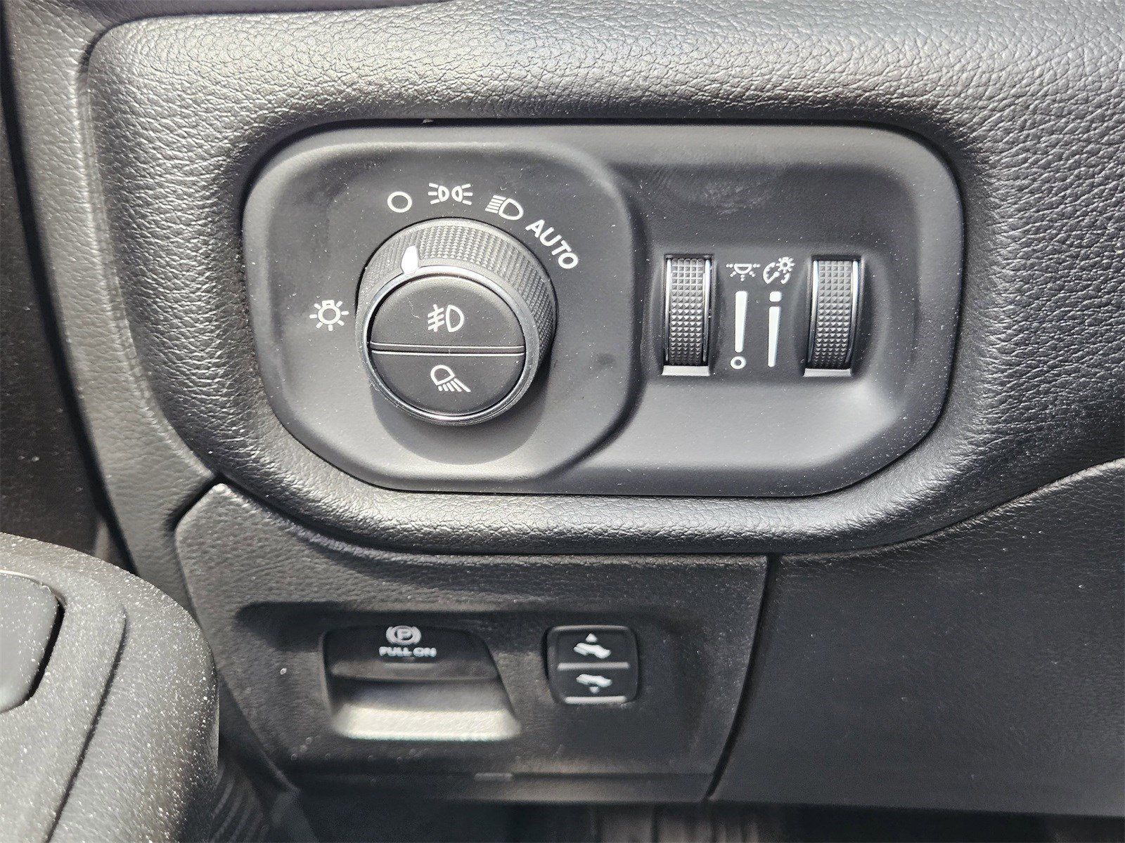 New 2026 Diamond Black Crystal Pearlcoat Ram LONE STAR CREW CAB 4X4 5