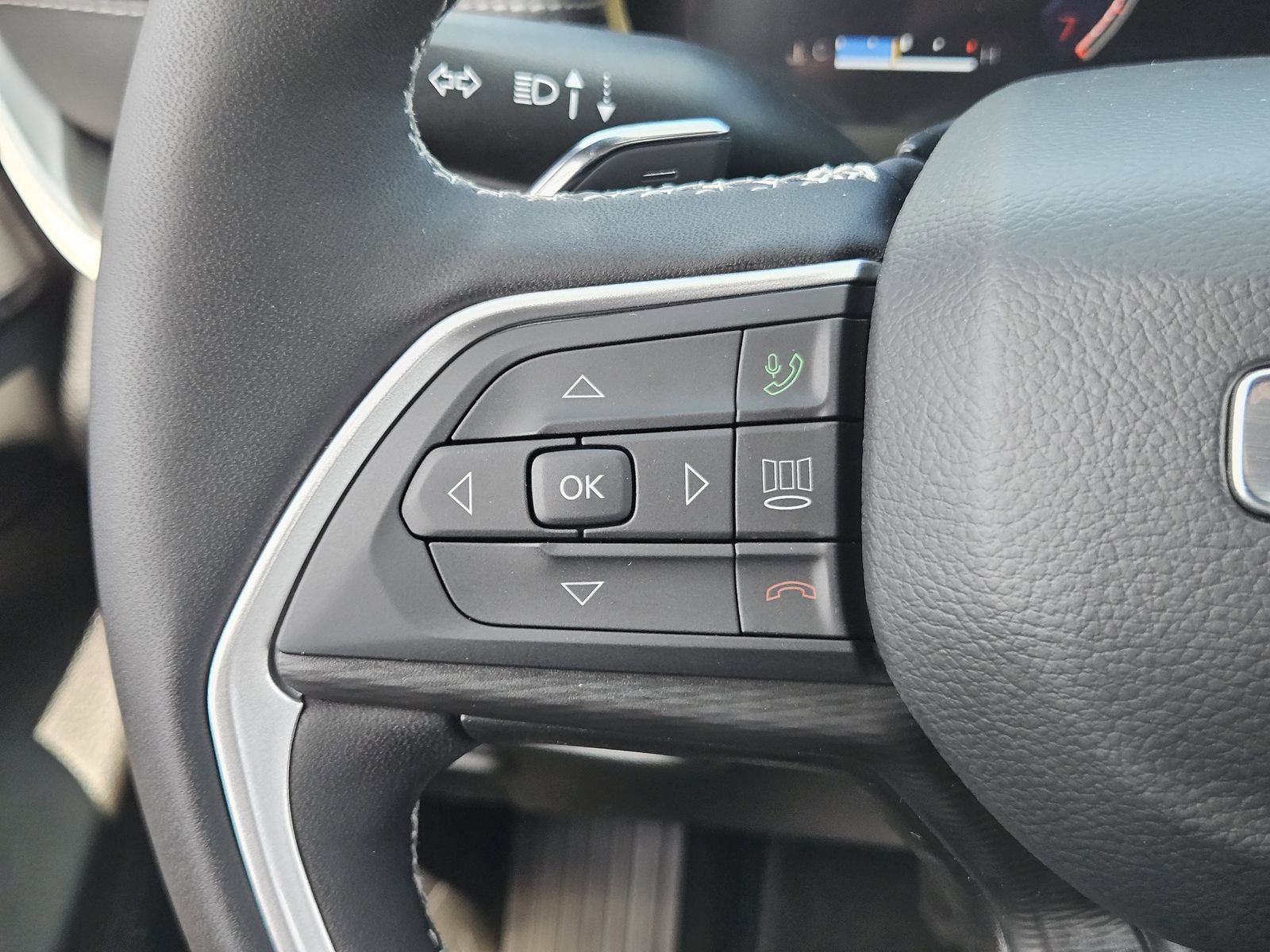 New 2025 Bright White Jeep ALTITUDE X 4X2 image 28