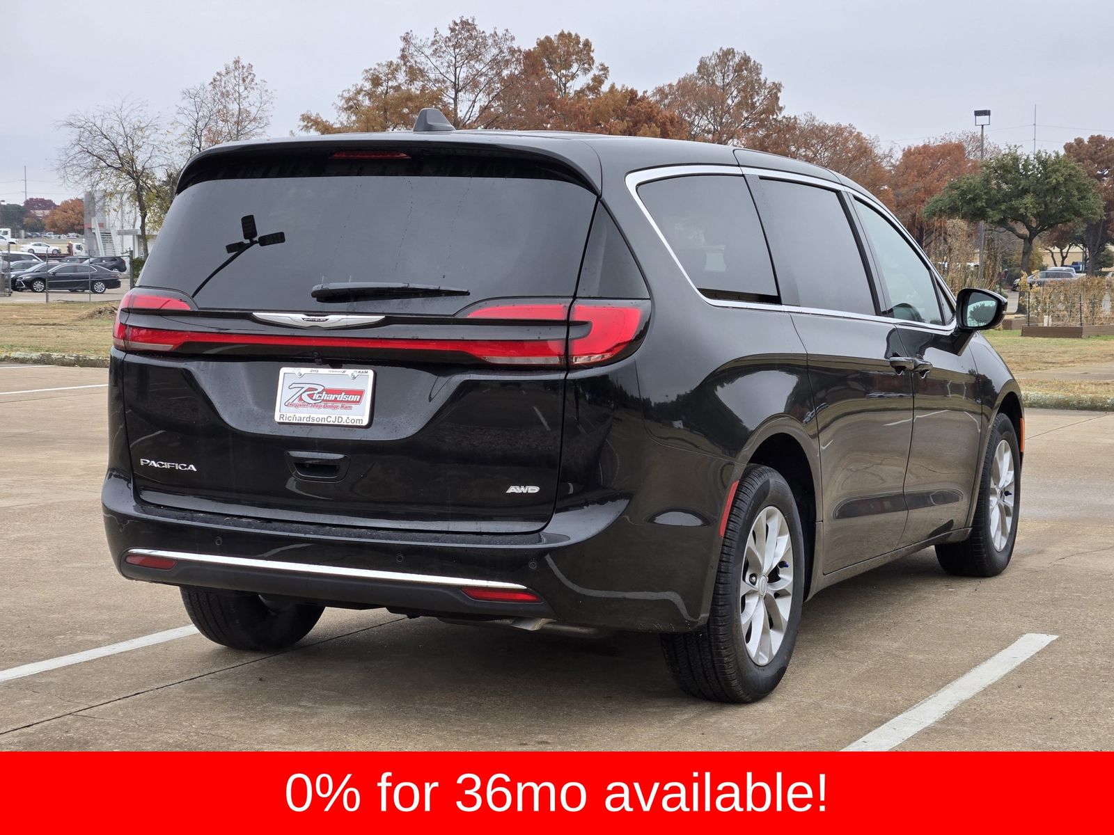 New 2026 Diamond Black Crystal Pearlcoat Chrysler SELECT AWD image 4
