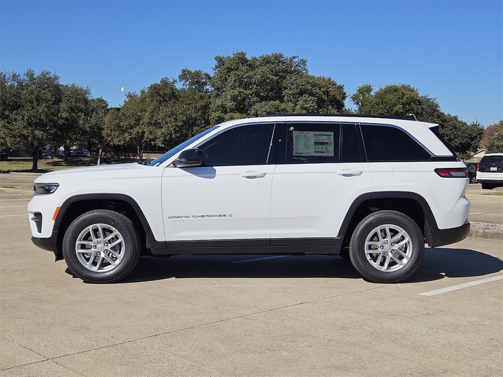 New 2025 Jeep Grand Cherokee LAREDO X 4X2 Sport Utility