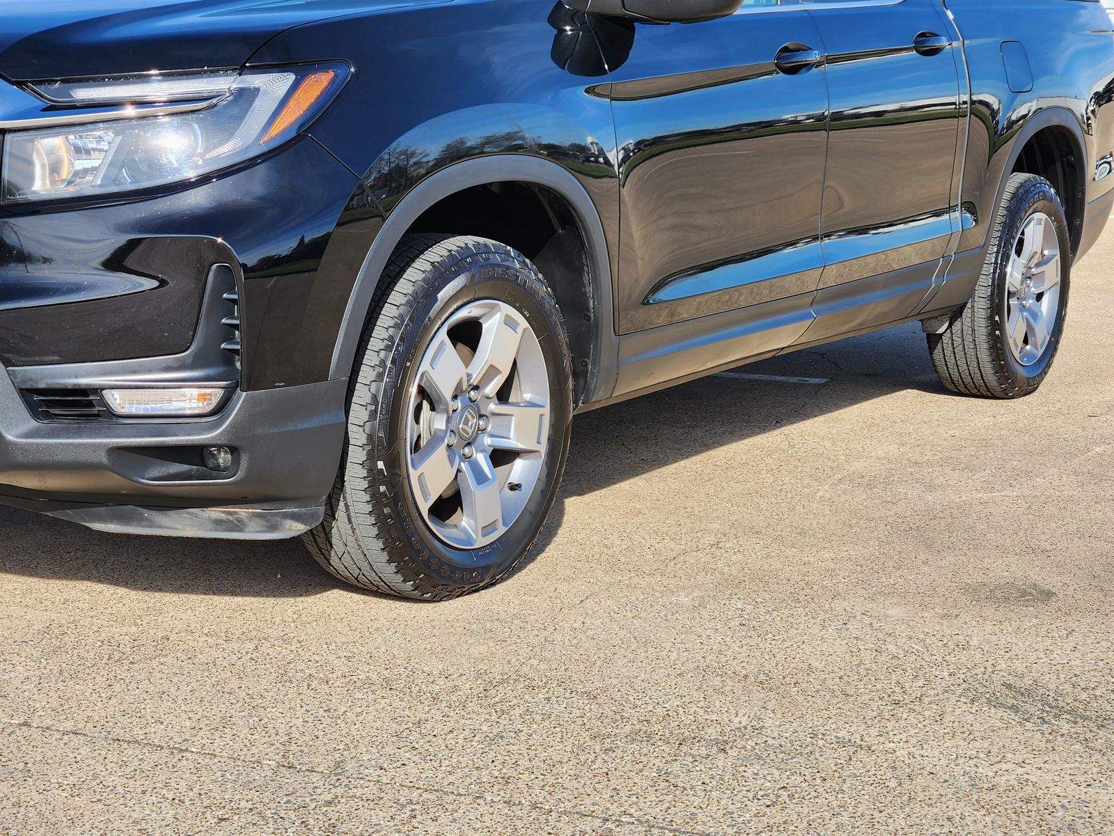 Used 2025 Crystal Black Pearl Honda RTL image 12