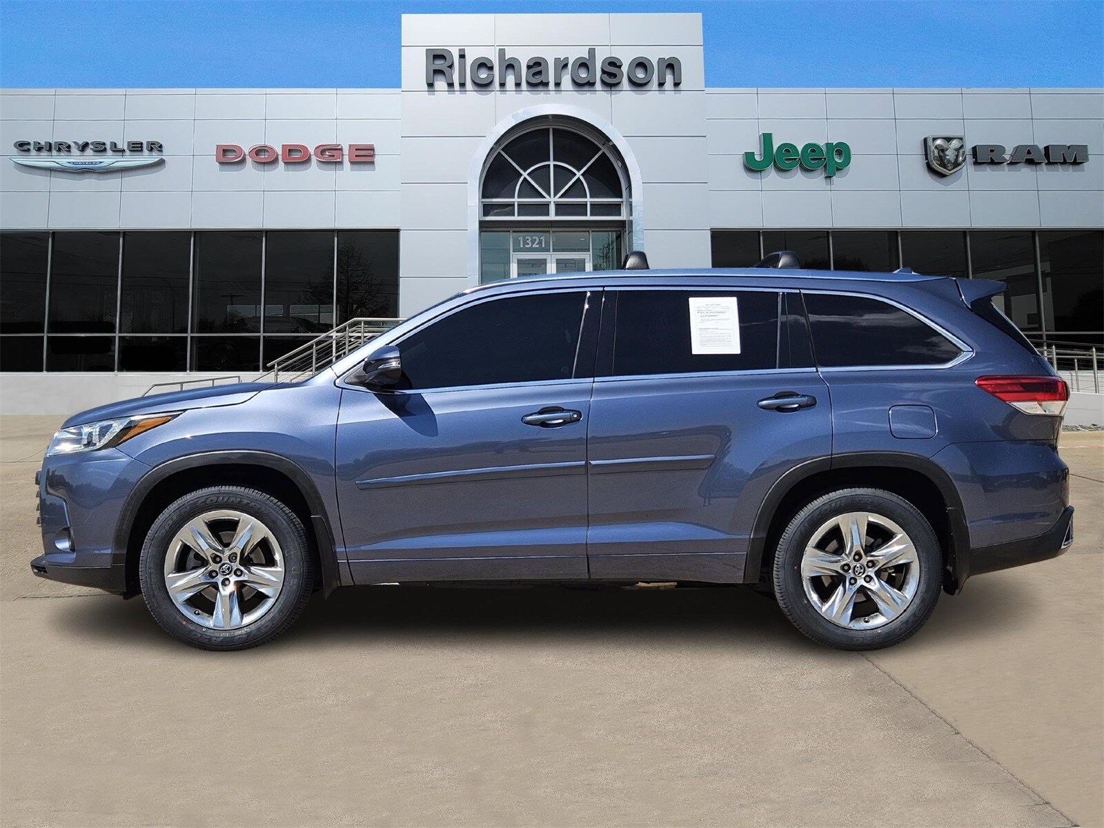 2018 Toyota Highlander Limited Platinum photo 2