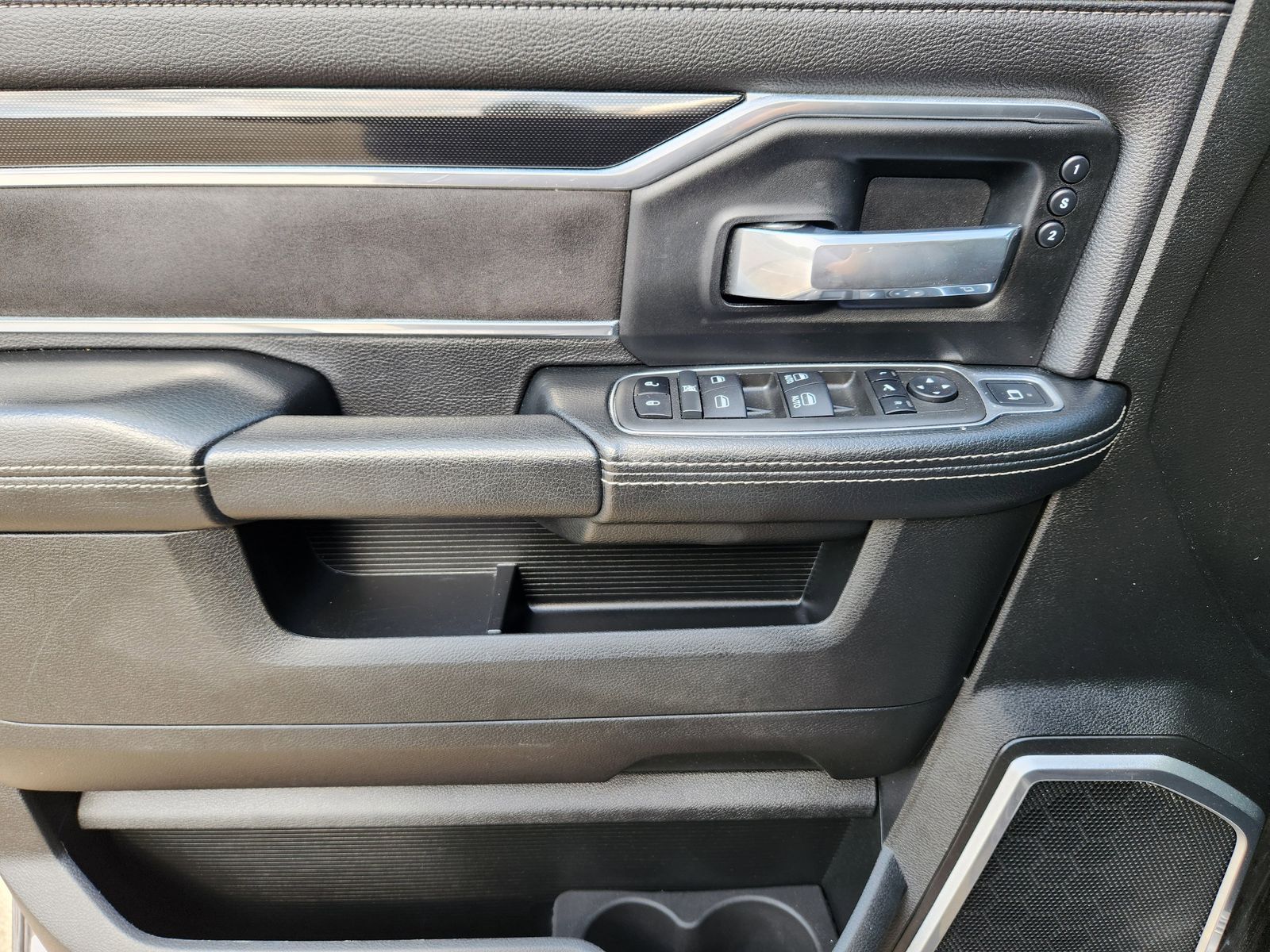 Used 2022 Granite Crystal Ram Laramie image 36