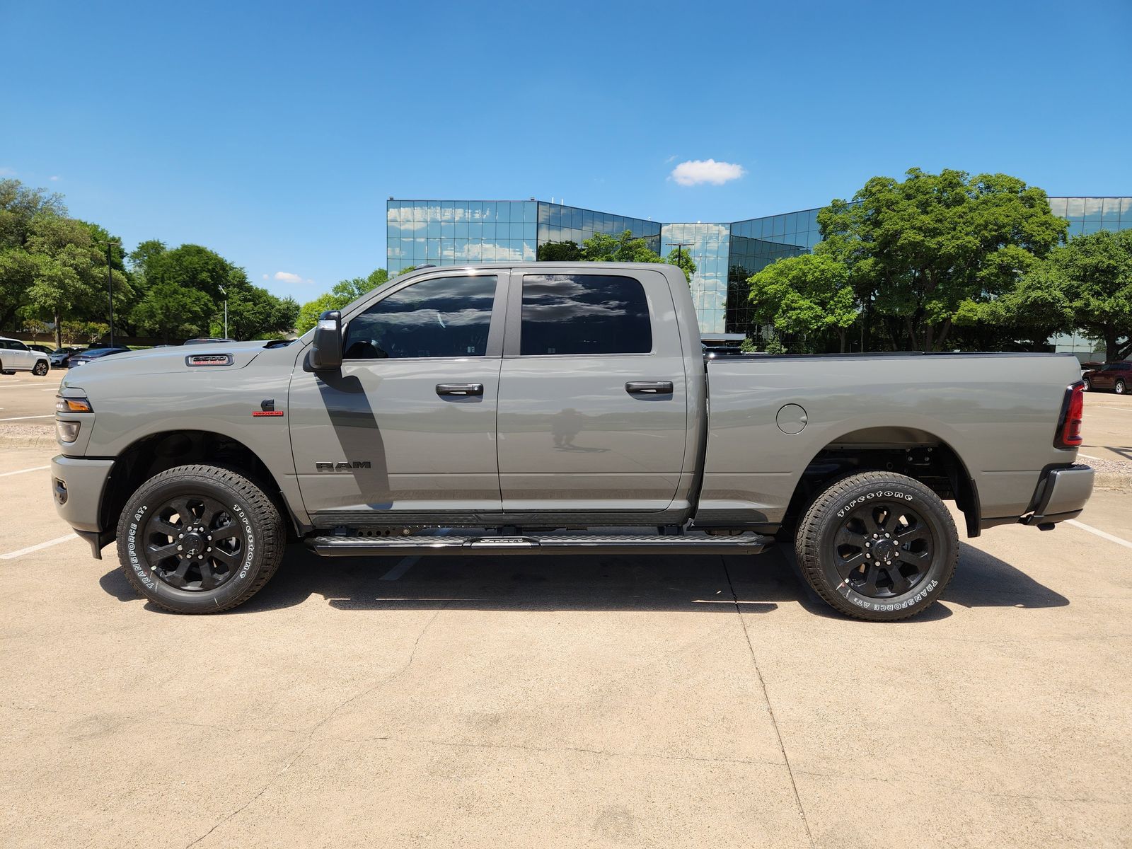 View vehicle photo 3