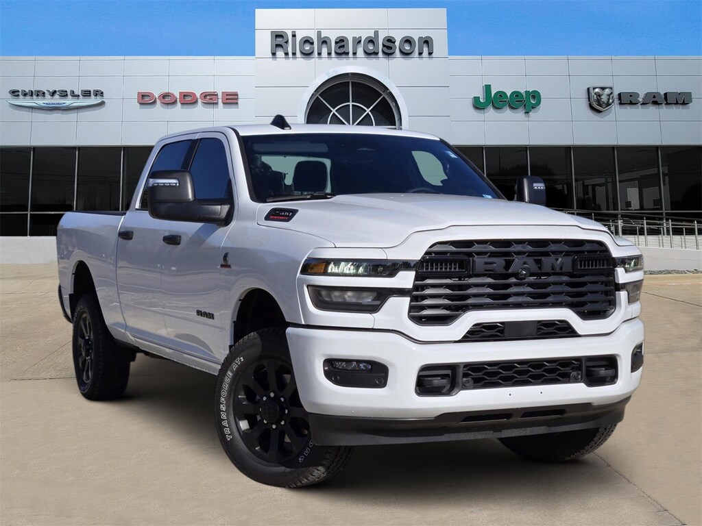 New 2025 Ram 2500 BIG HORN CREW CAB 4X4 6'4 BOX Pickup