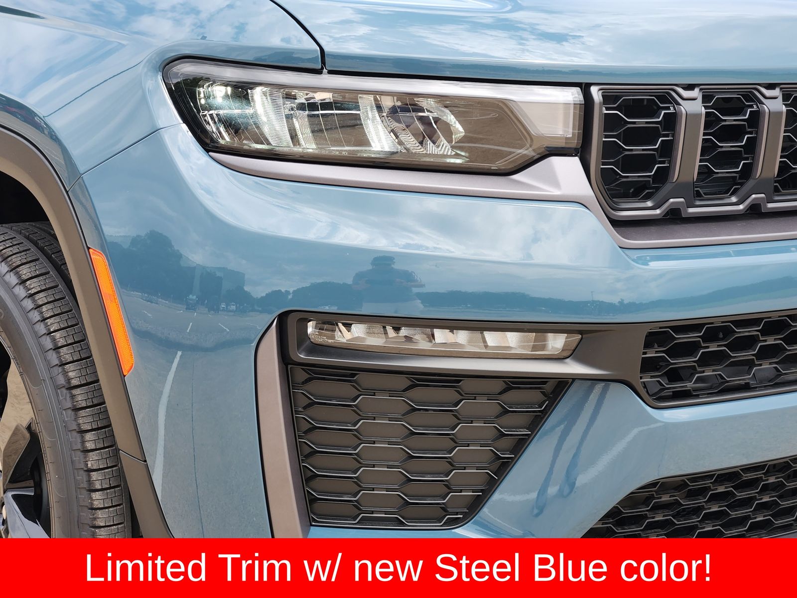 New 2026 Steel Blue Jeep L LIMITED 4X4 image 9