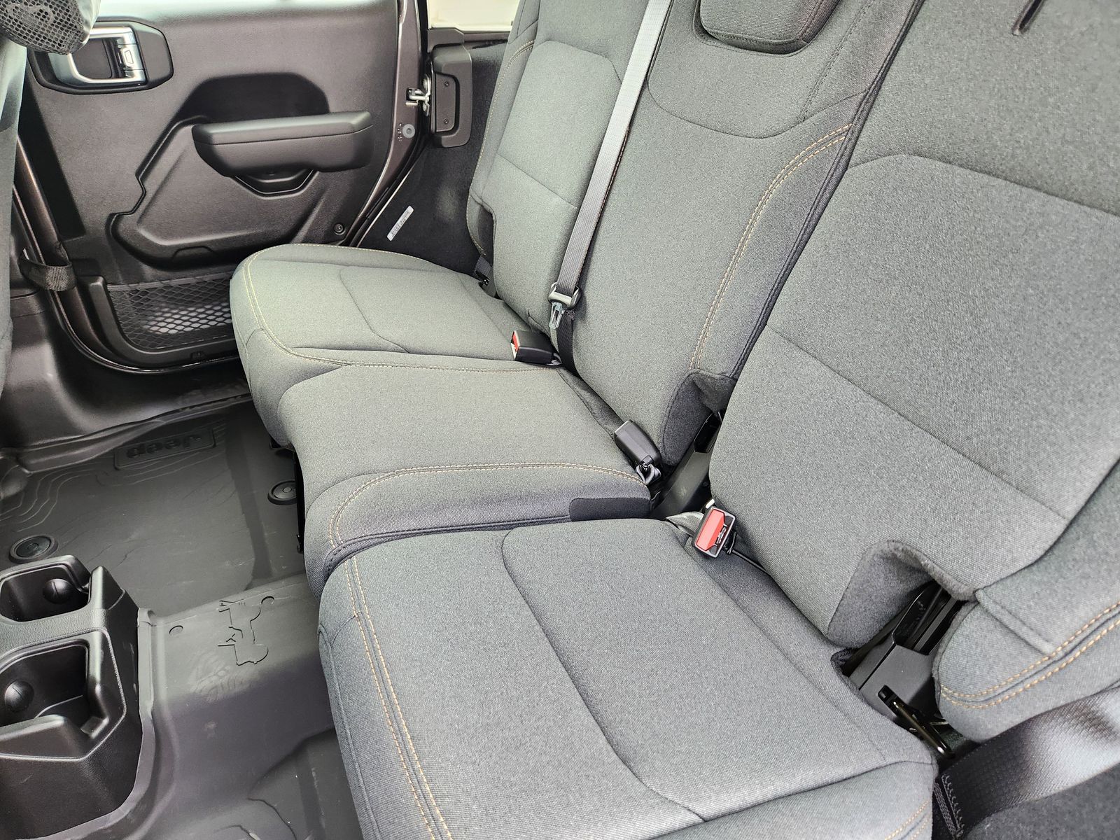 New 2026 Granite Crystal Jeep 4-DOOR SPORT image 39