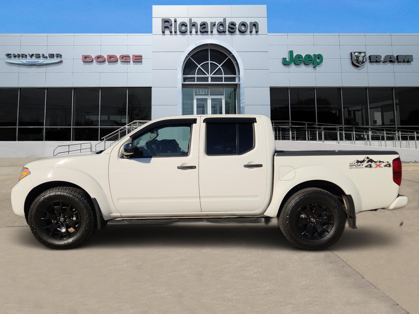 Used 2020 Nissan Frontier SV Truck Crew Cab