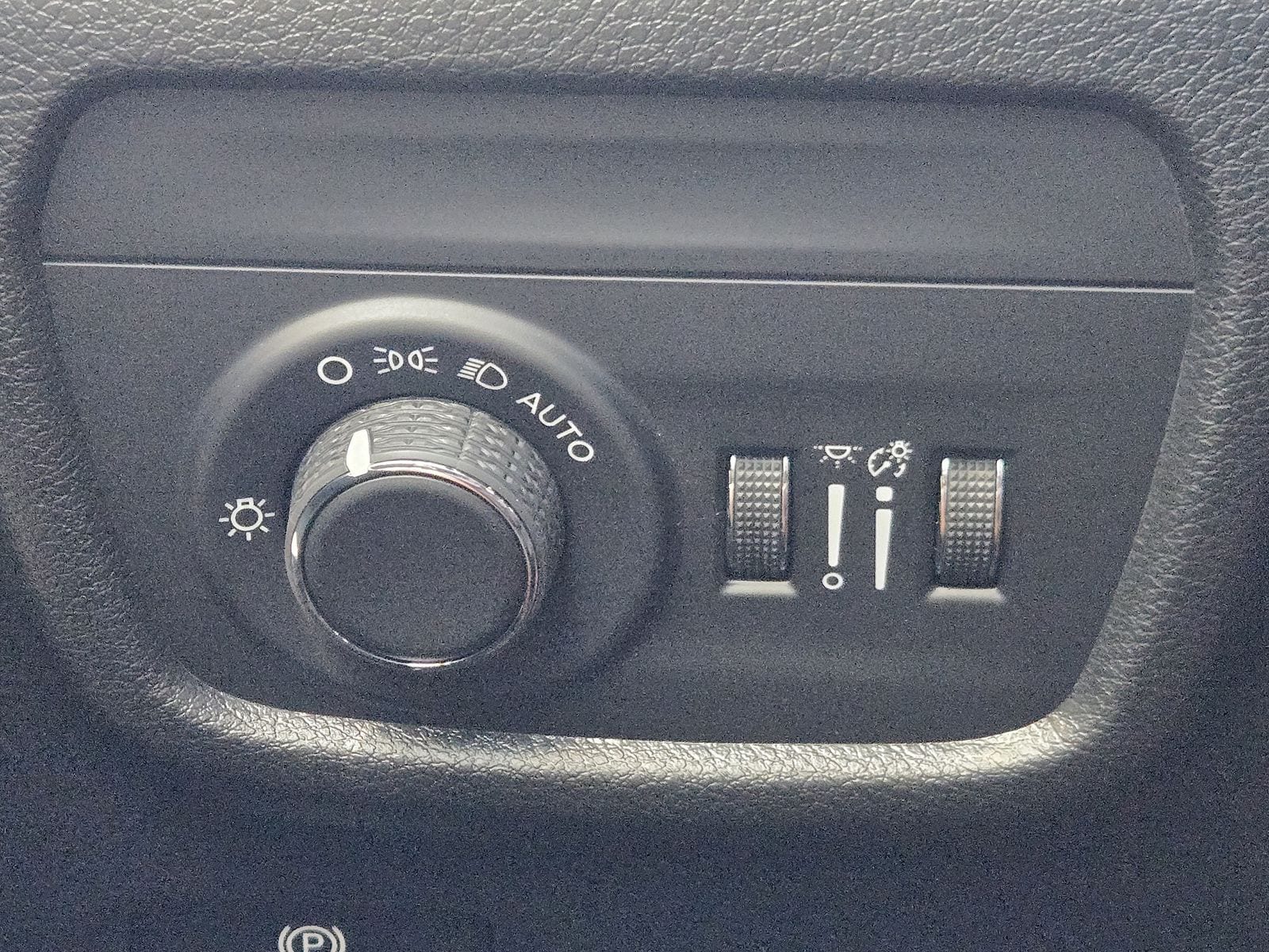 New 2026 Baltic Gray Jeep LAREDO ALTITUDE 4X2 image 29