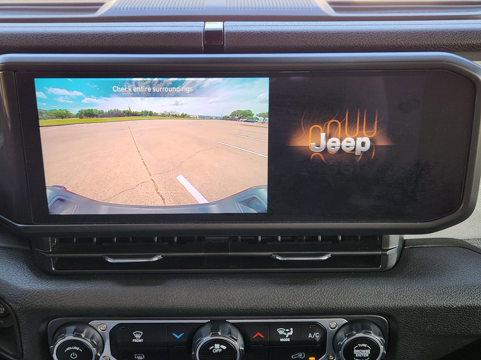 Used 2025 Bright White Jeep Sport image 25