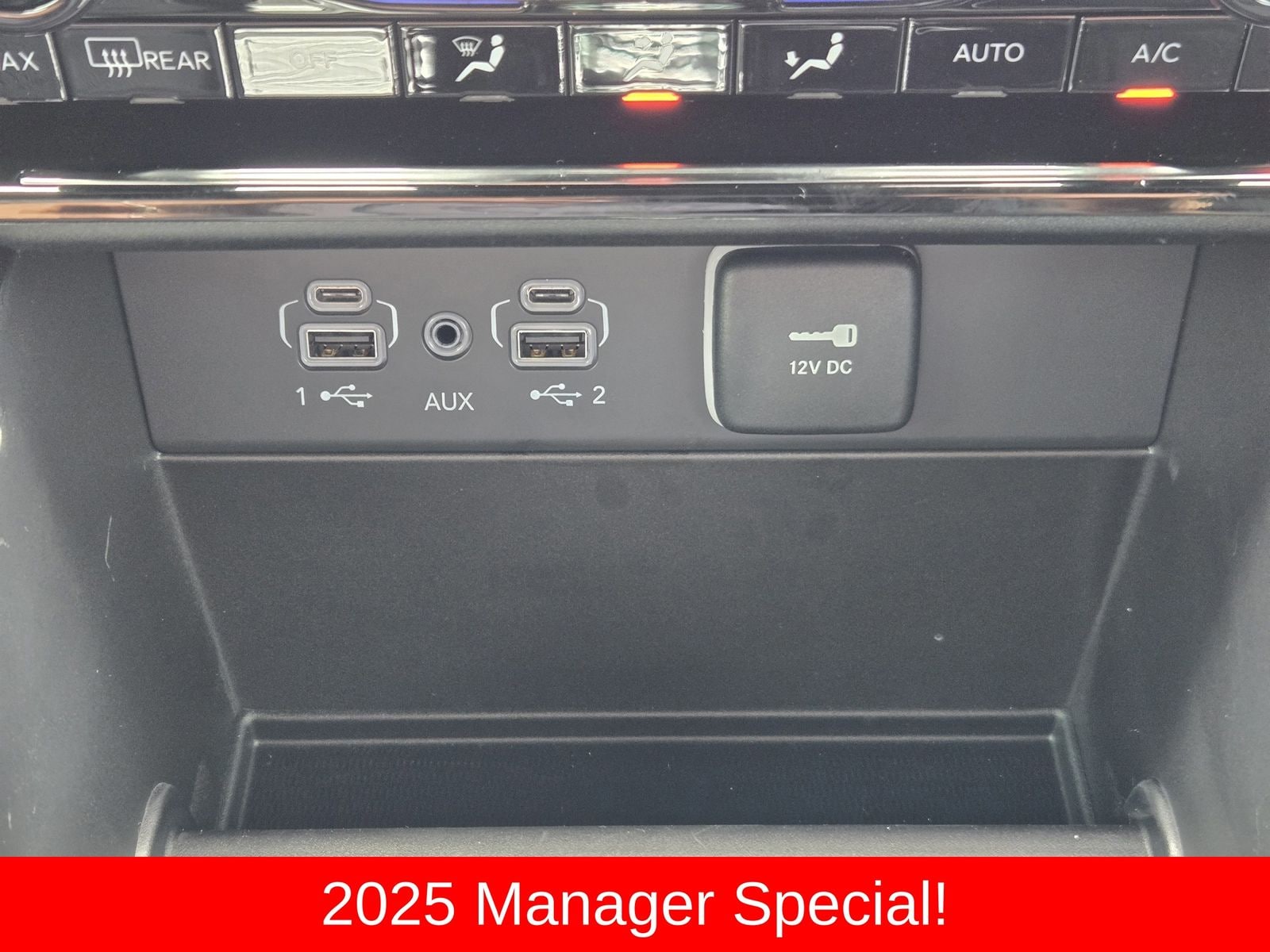 New 2025 Baltic Gray Jeep L LIMITED 4X4 image 25