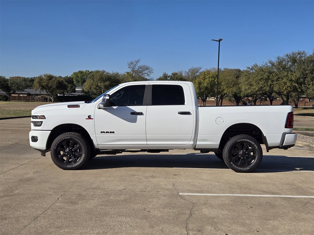New 2025 Ram 2500 BIG HORN CREW CAB 4X4 6'4 BOX Pickup