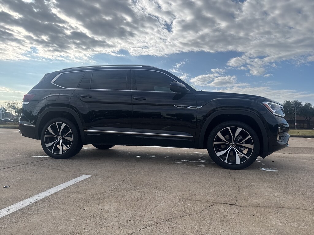 Used 2025 Volkswagen Atlas 2.0T SEL Premium R-Line SUV