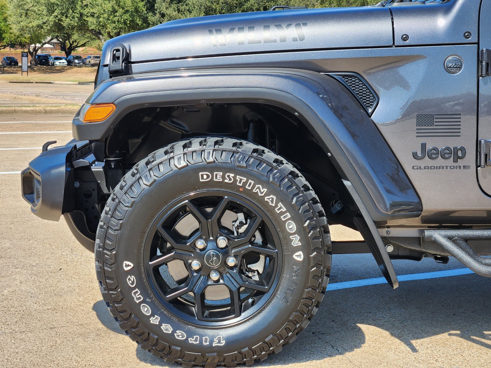 Used 2025 Granite Crystal Jeep Sport image 8
