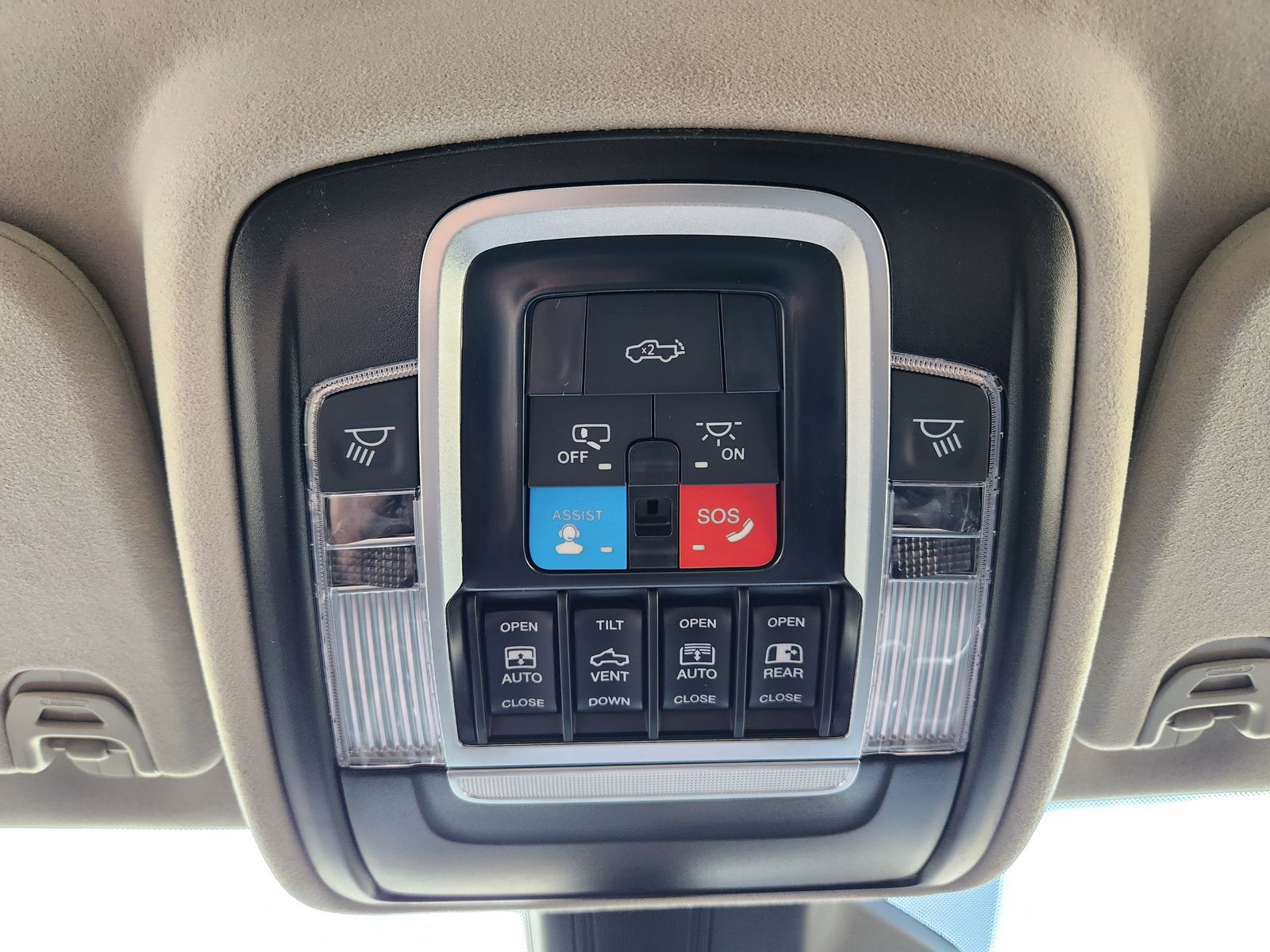 New 2026 Diamond Black Crystal Pearlcoat Ram TUNGSTEN CREW CAB 4X4 image 38