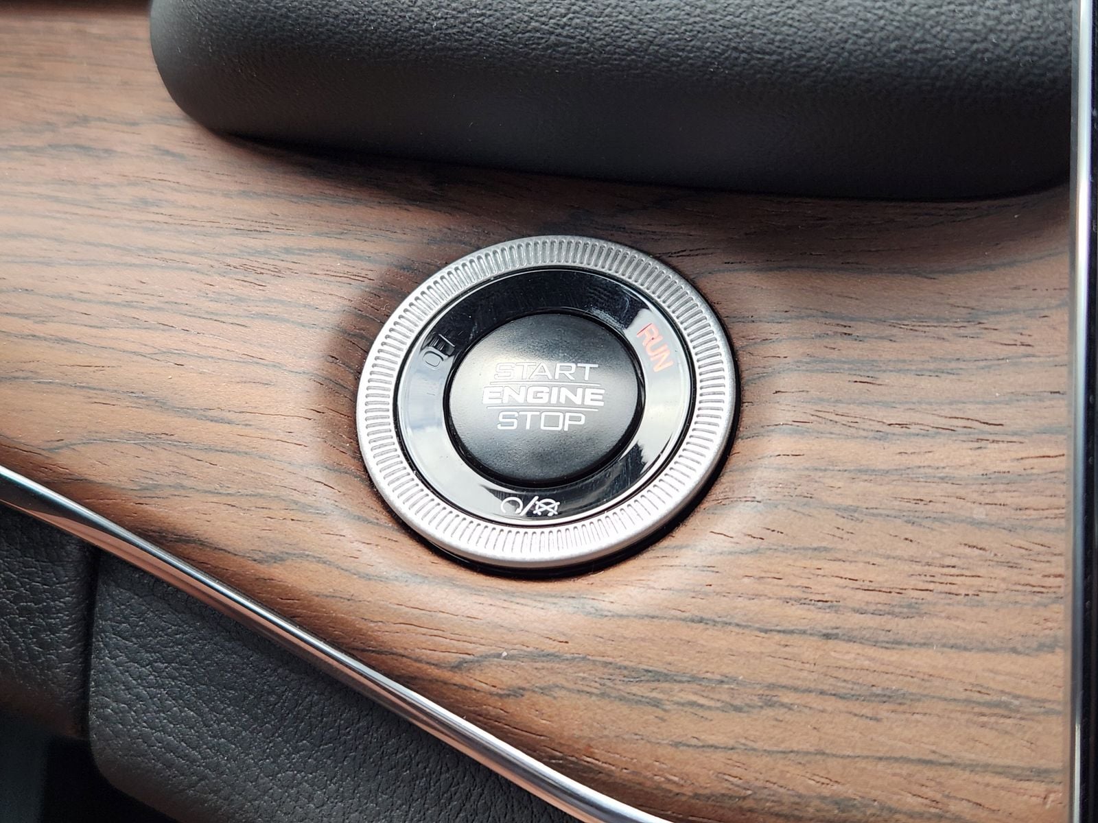 Certified Used 2024 Baltic Gray Jeep Summit image 31