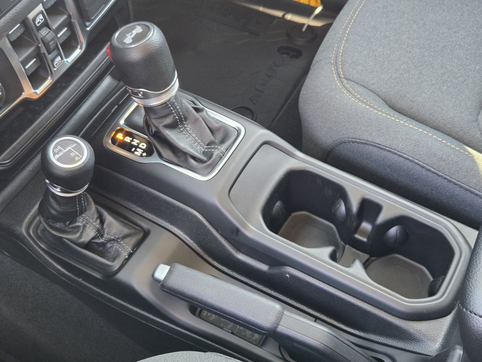 New 2026 41 Jeep 4-DOOR SPORT image 22