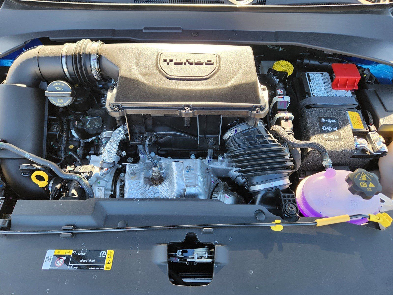 New 2026 Hydro Blue Pearlcoat Jeep LATITUDE ALTITUDE 4X4 image 14