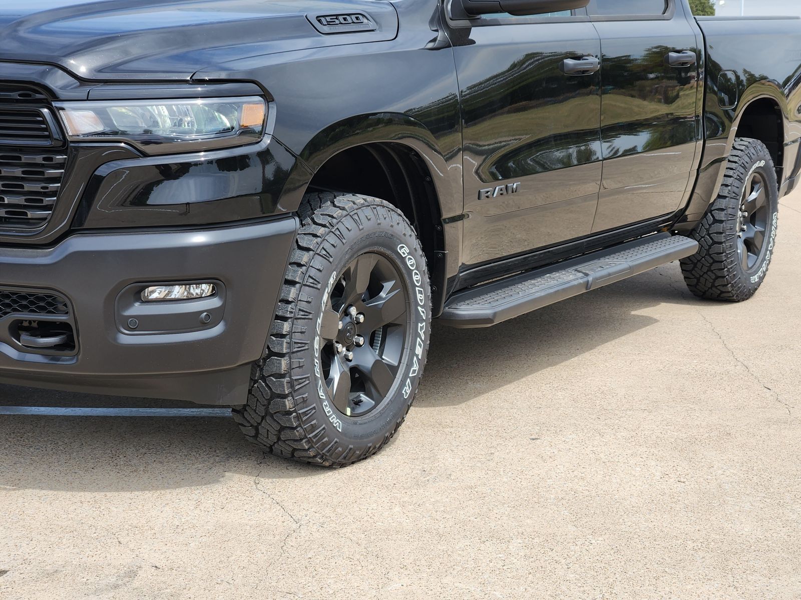 New 2026 Diamond Black Crystal Pearlcoat Ram WARLOCK CREW CAB 4X4 5