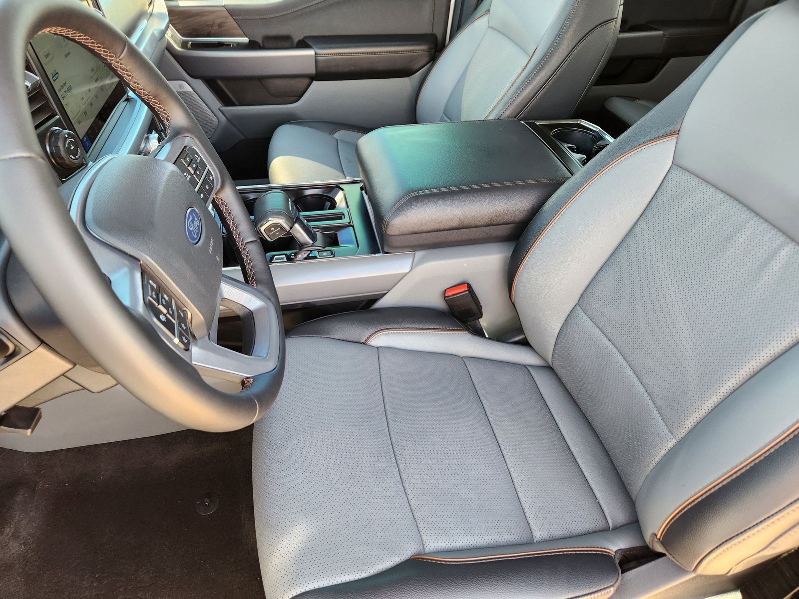 Used 2025 Space White Metallic Ford Lariat image 22