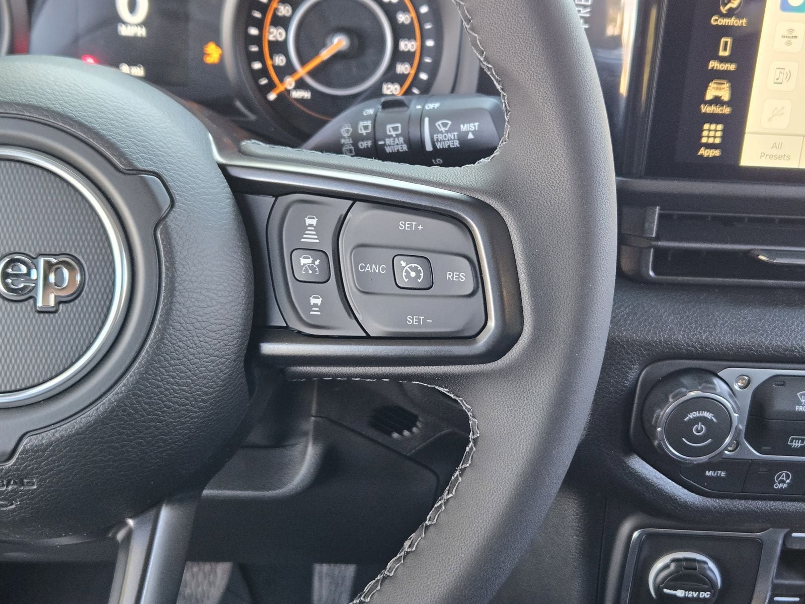 New 2026 Bright White Jeep 4-DOOR SPORT S image 27