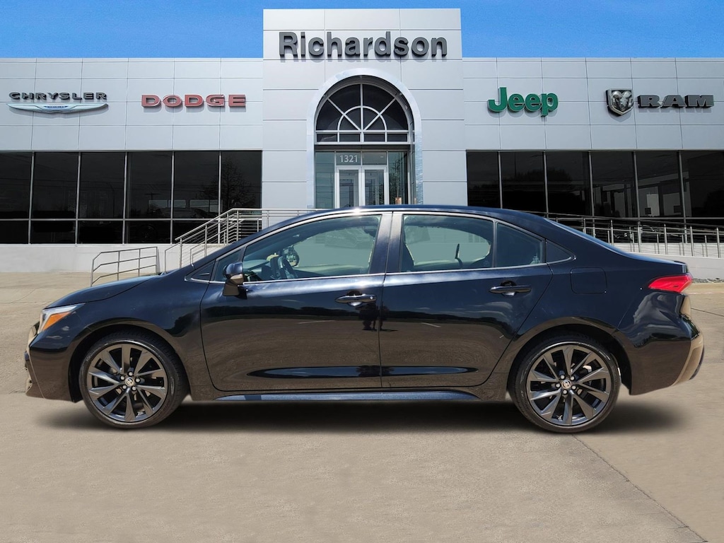 Used 2023 Toyota Corolla SE Sedan