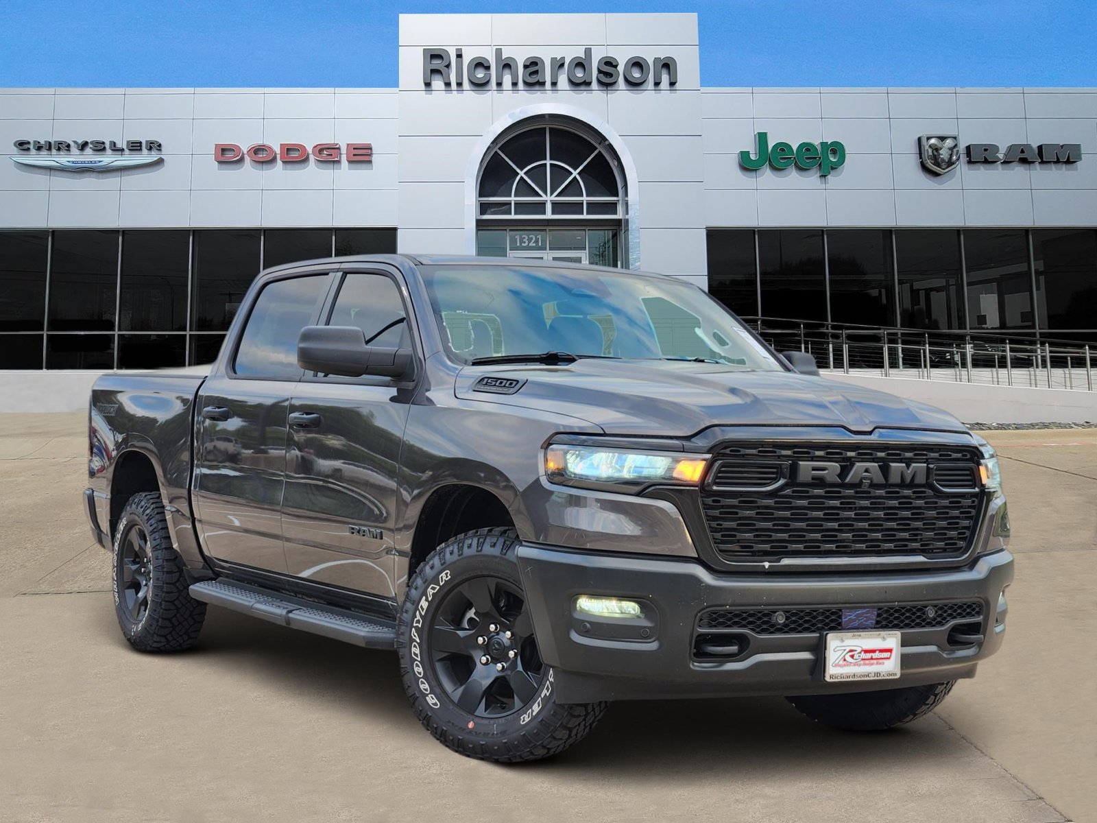2026 Ram 1500 WARLOCK CREW CAB 4X4 5'7 BOX Pickup
