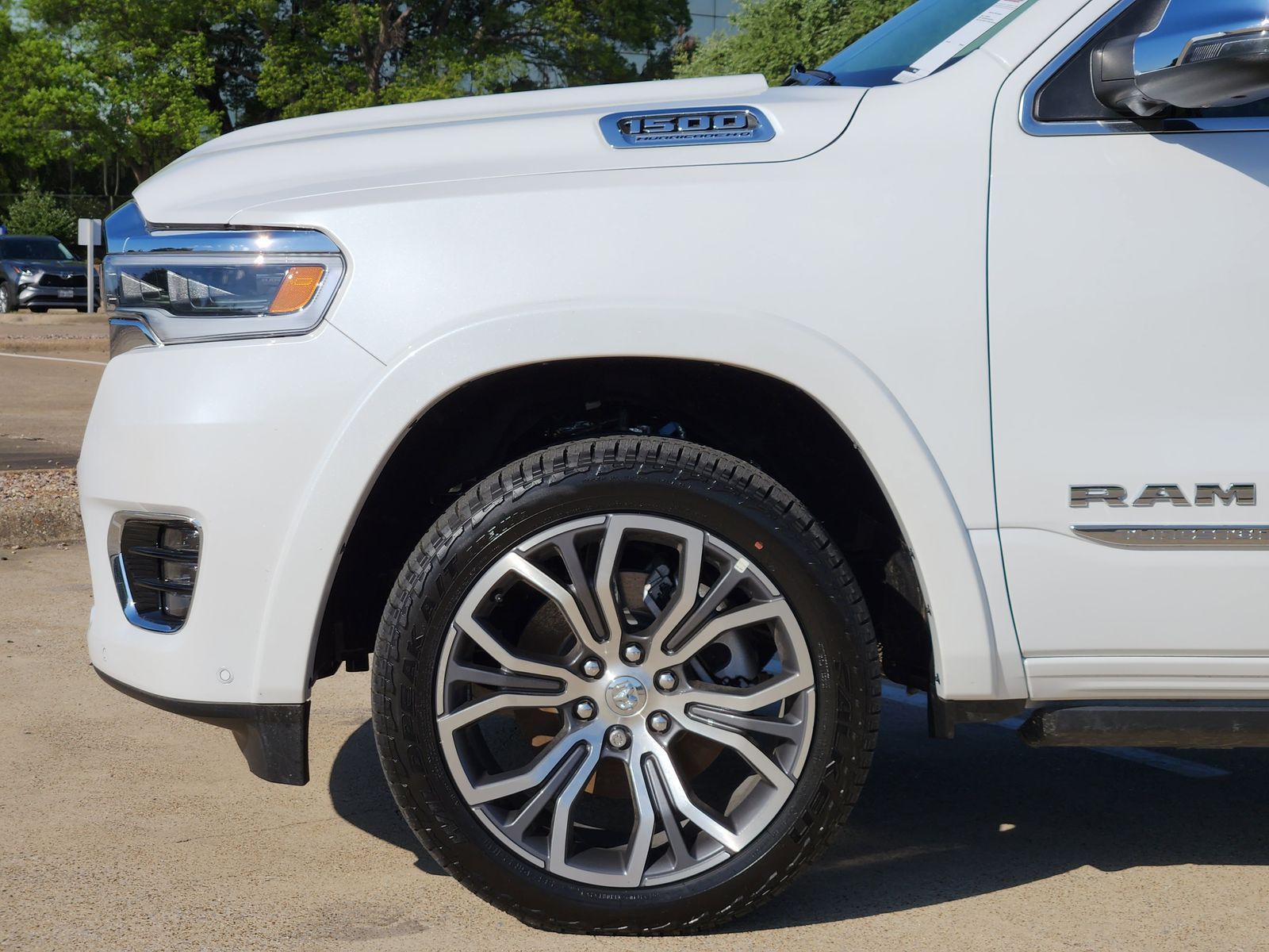 New 2026 Ivory White Tri-Coat Pearlcoat Ram TUNGSTEN CREW CAB 4X4 image 8