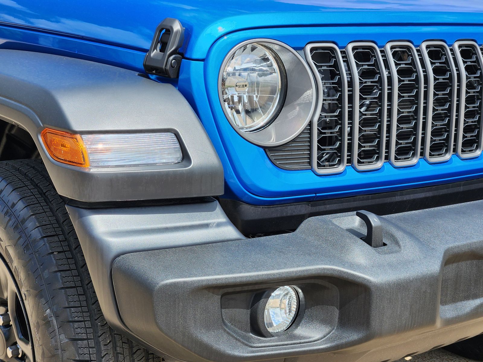 New 2026 Hydro Blue Pearlcoat Jeep 4-DOOR SPORT image 9