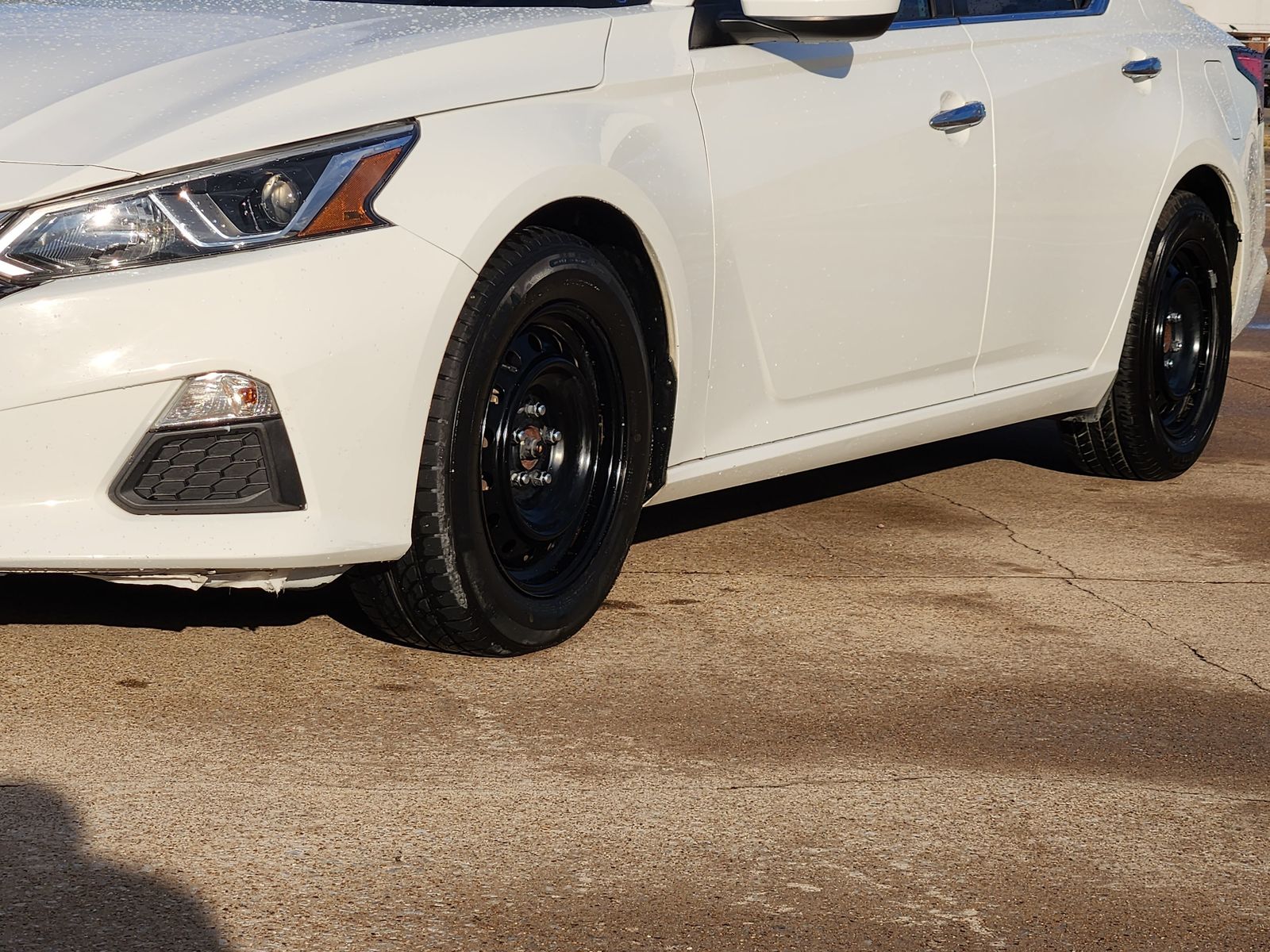 Used 2021 Glacier White Nissan 2.5 S image 12