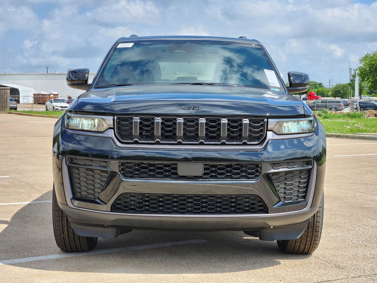 New 2026 Diamond Black Crystal Pearlcoat Jeep LAREDO ALTITUDE 4X4 image 7