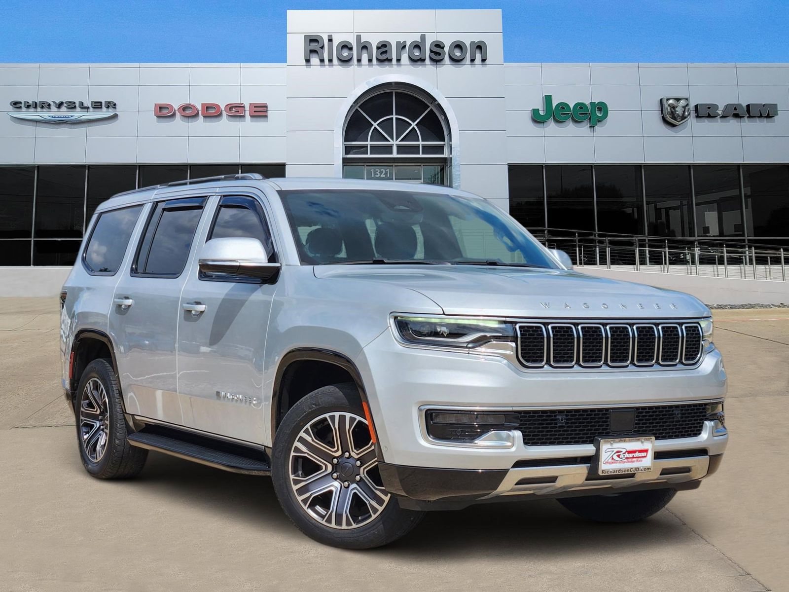 Silver Zynith 2022 Jeep Wagoneer Series III 4WD SUV / Crossover Four-Wheel Drive 8-Speed Automatic