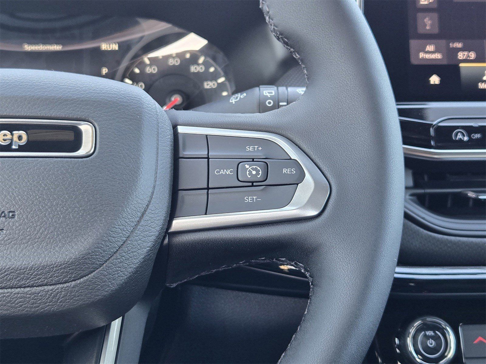 New 2026 Bright White Jeep LATITUDE ALTITUDE 4X4 image 27